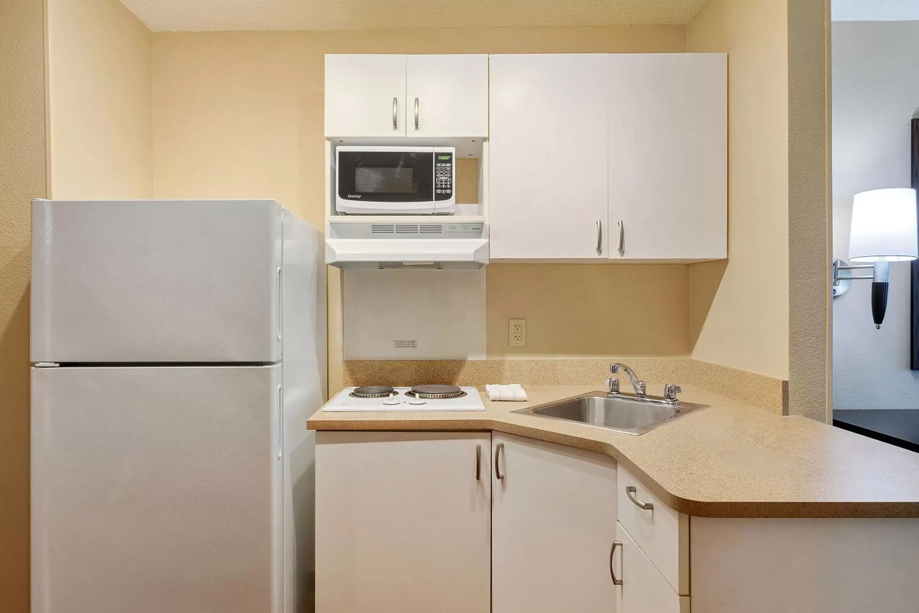 Kitchen or kitchenette, Kitchen/Kitchenette in Extended Stay America Suites - Washington, DC - Springfield