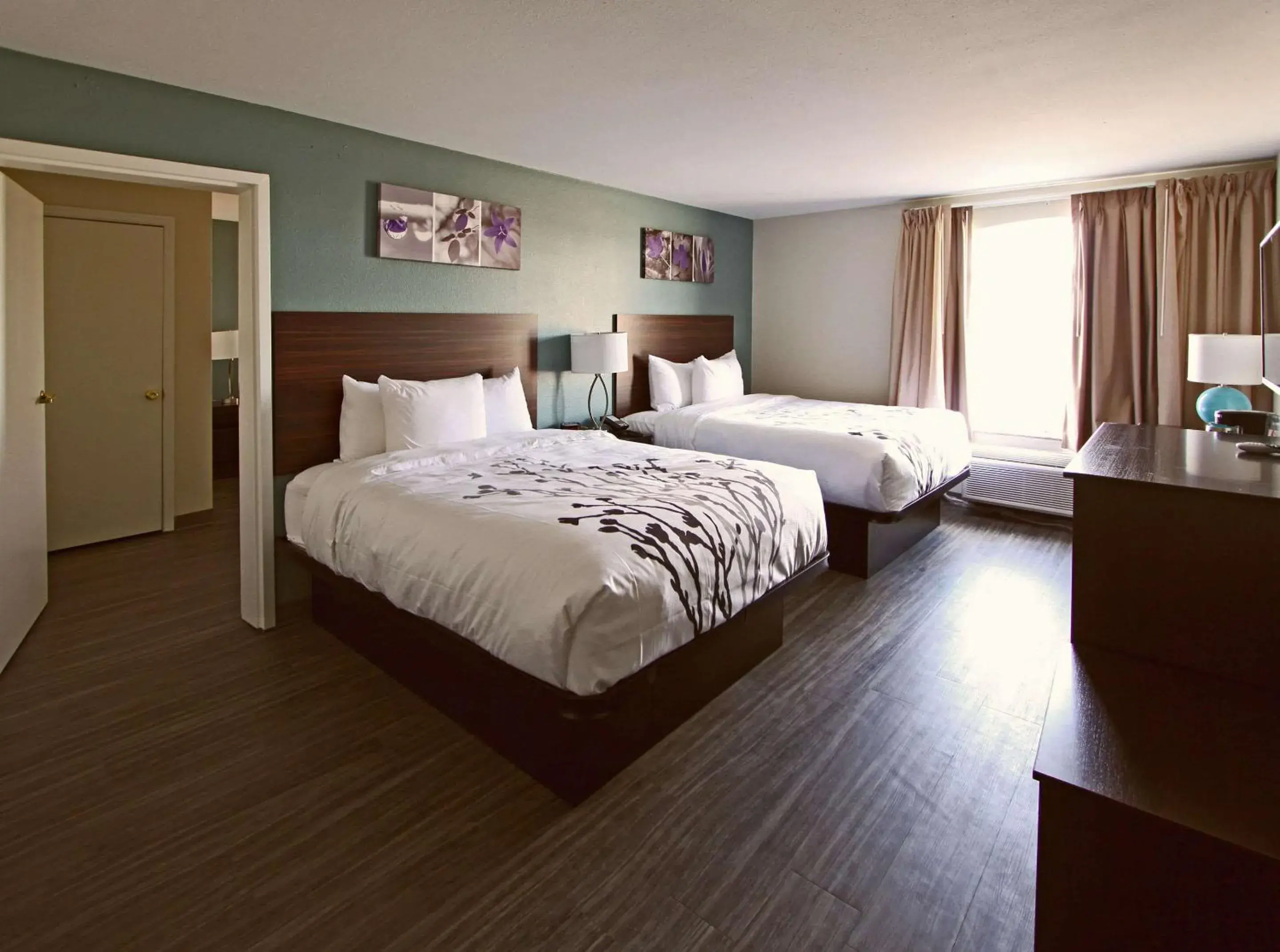 Bedroom, Bed in Sleep Inn & Suites