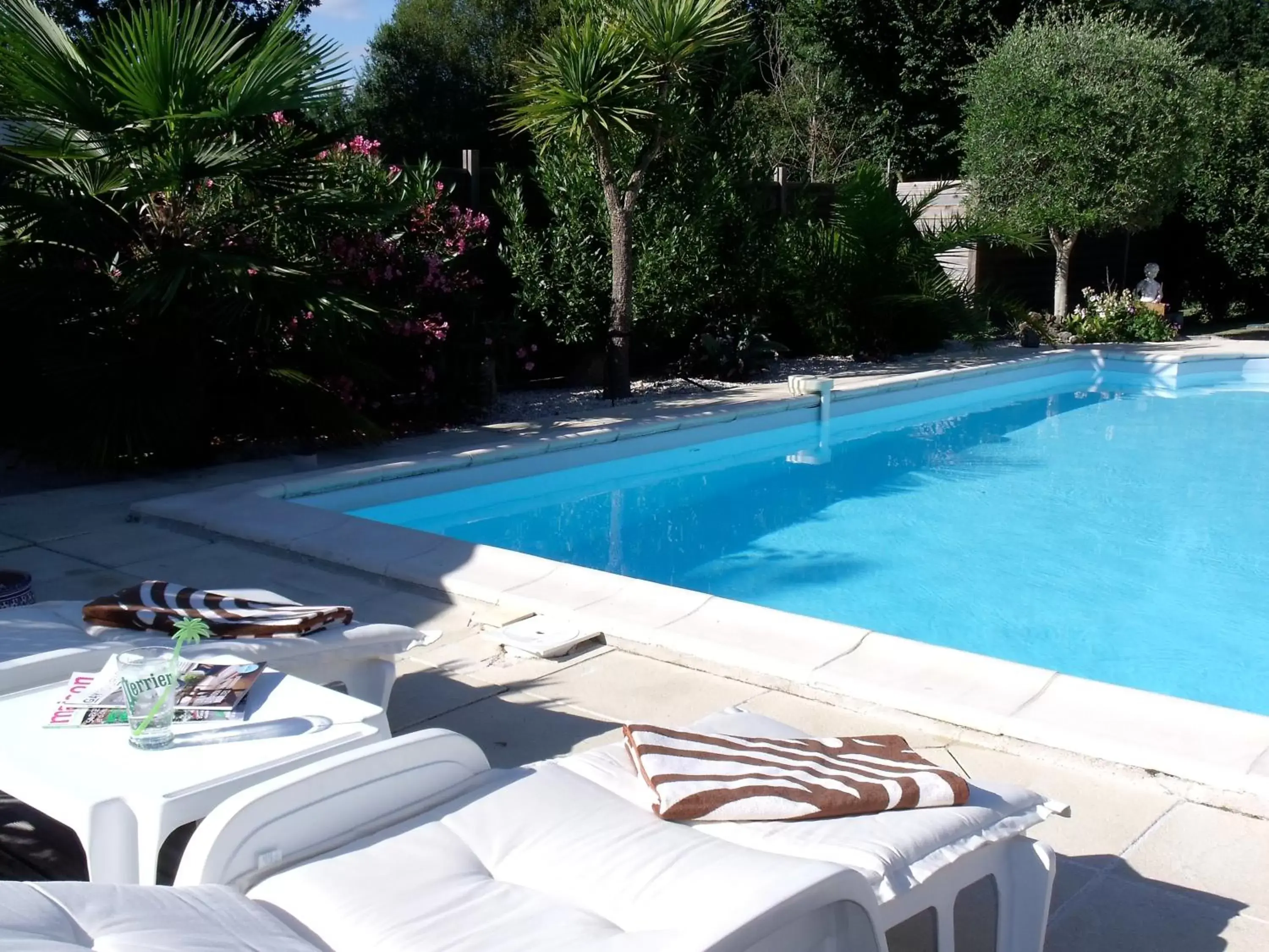 Property building, Swimming Pool in La Ferme du Preneau