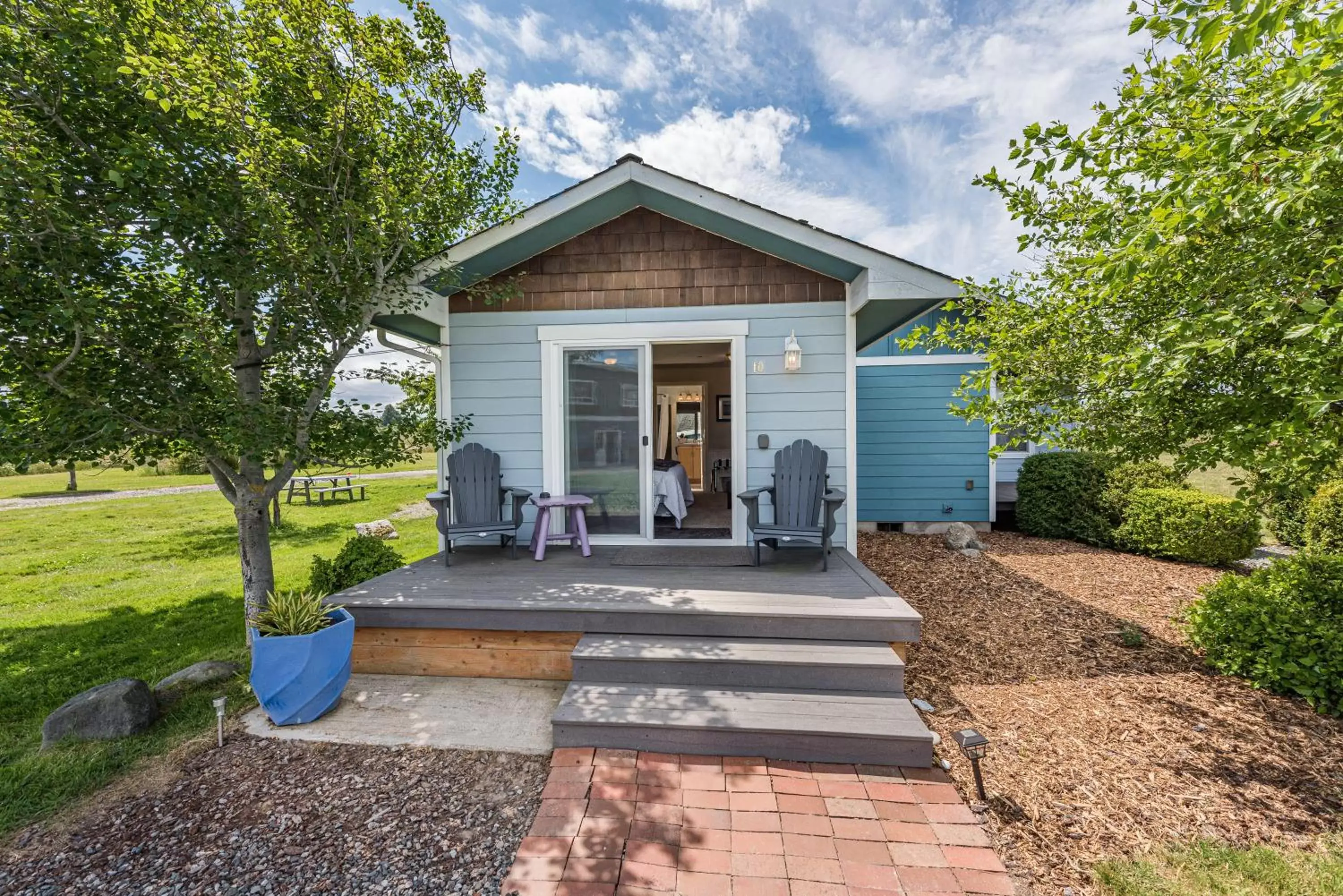 Property building in Juan de Fuca Cottages