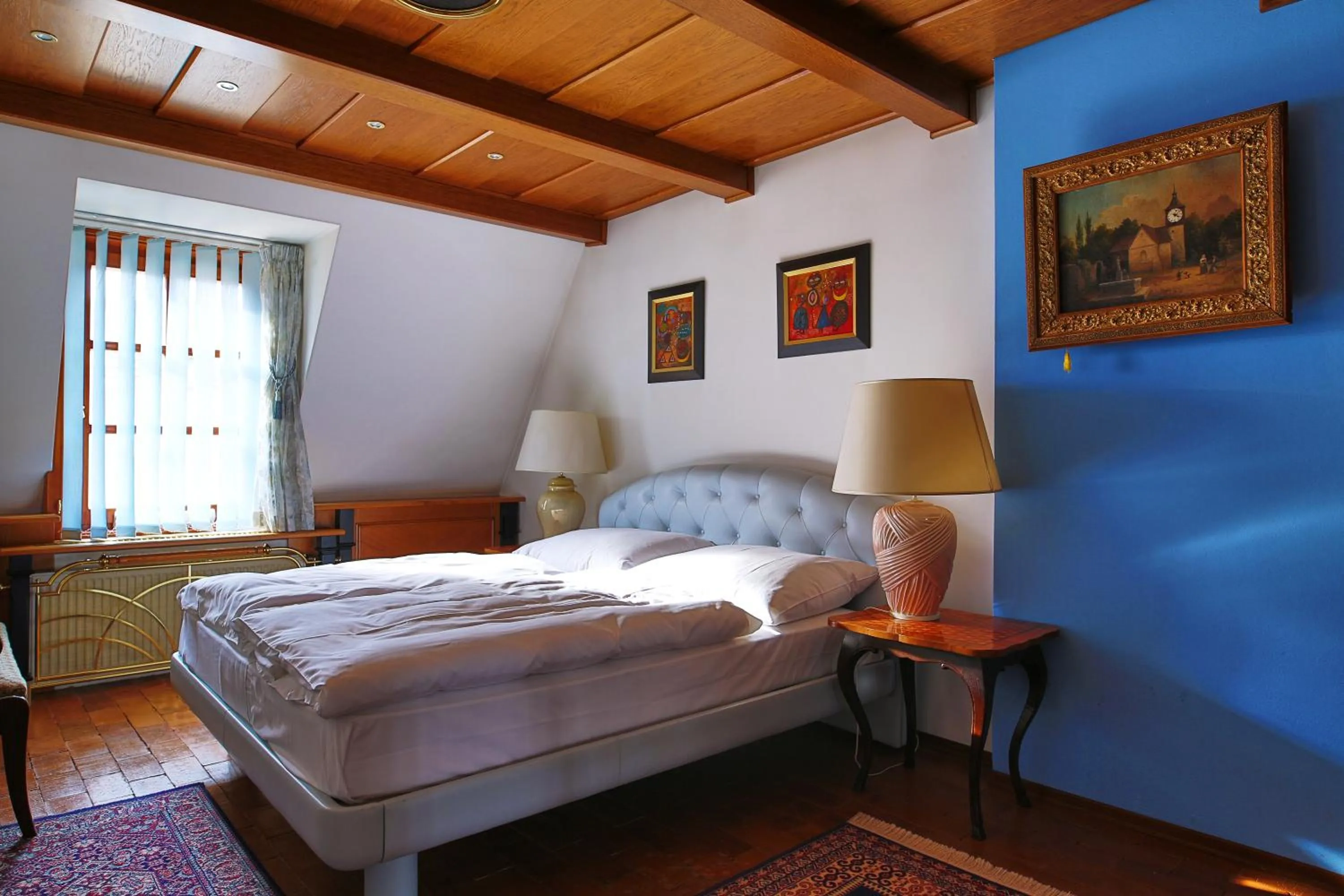 Bedroom, Bed in Royal Ricc