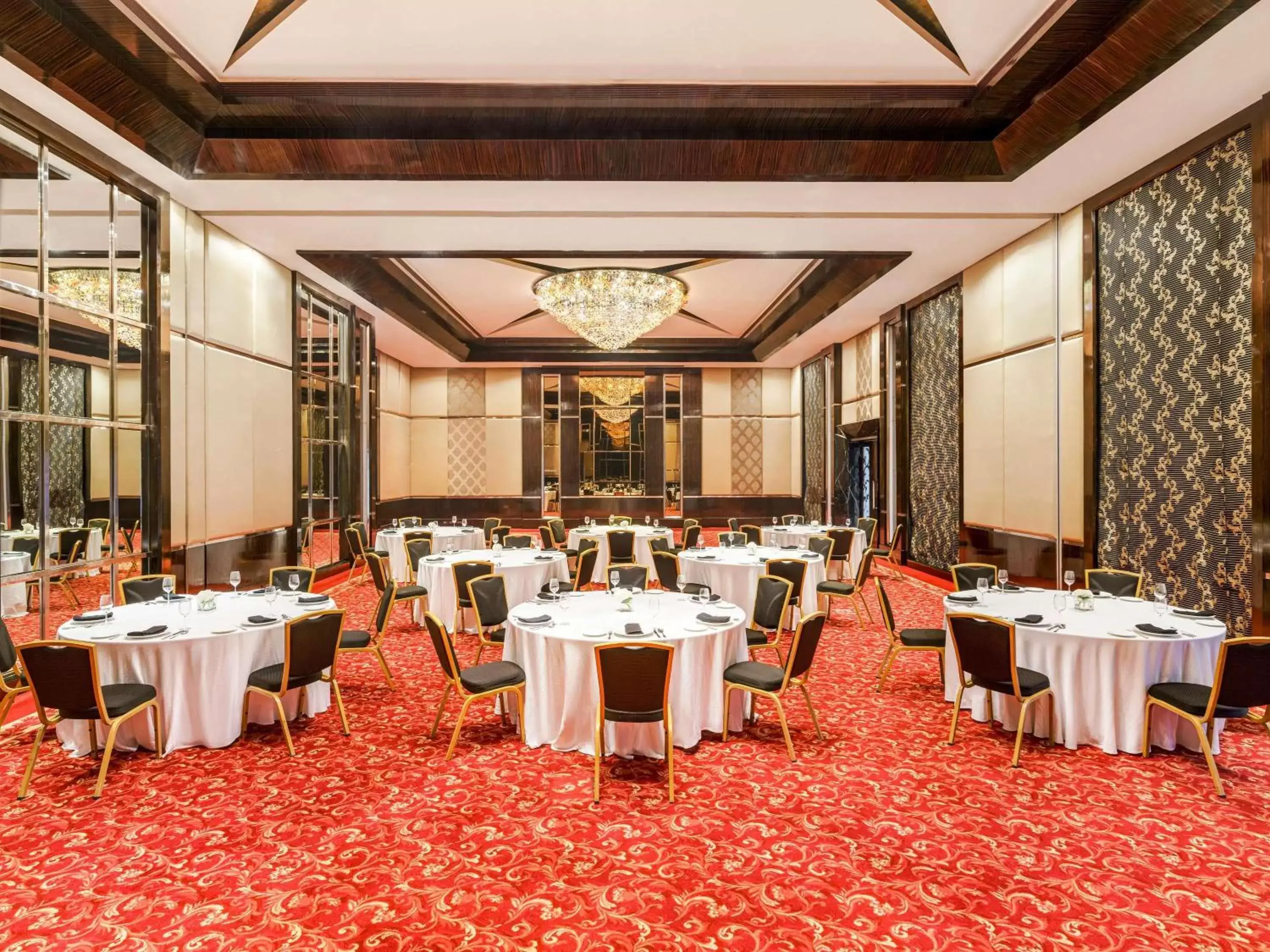 Meeting/conference room, Restaurant/Places to Eat in Sofitel Mumbai BKC