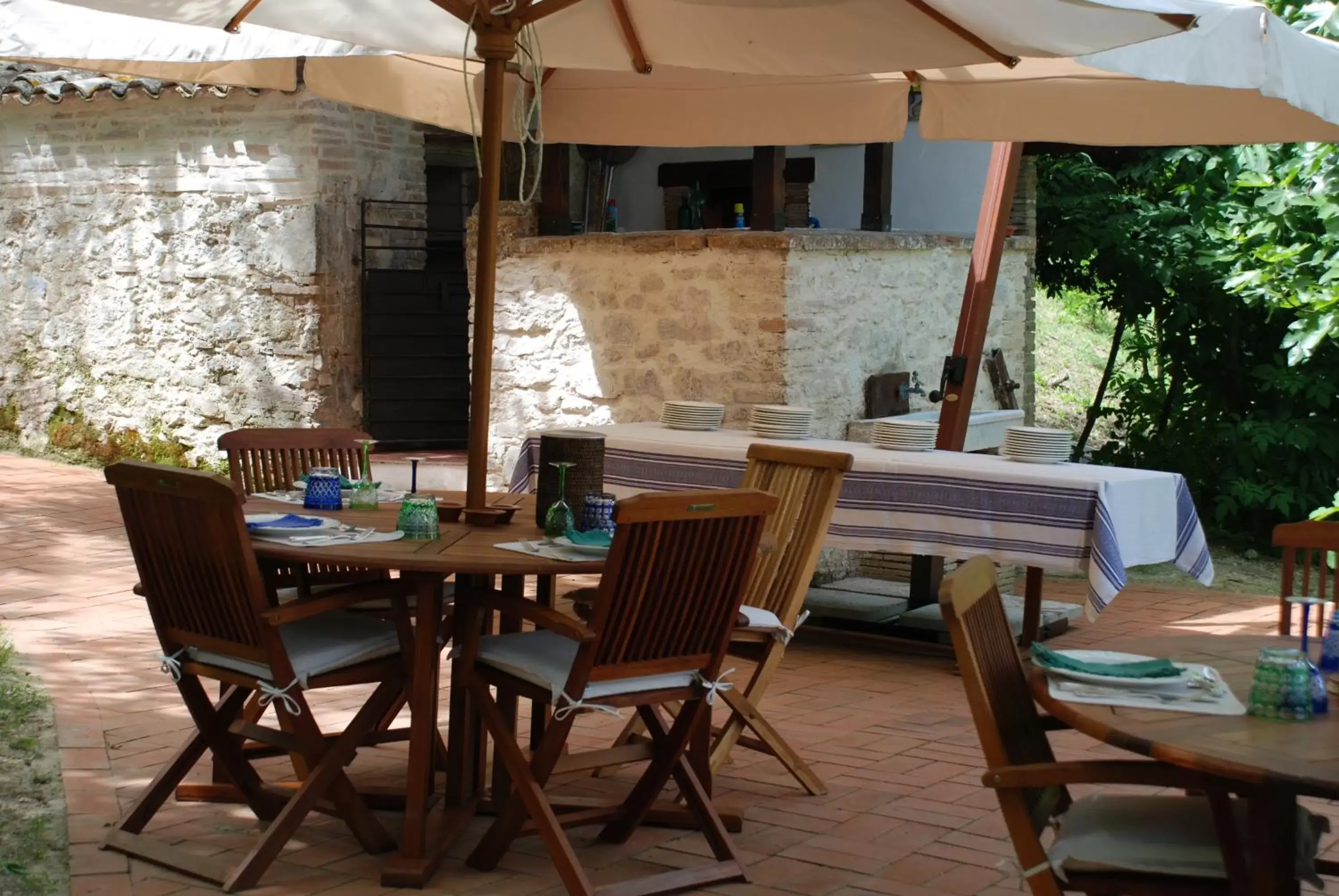 Restaurant/Places to Eat in Casale Druida