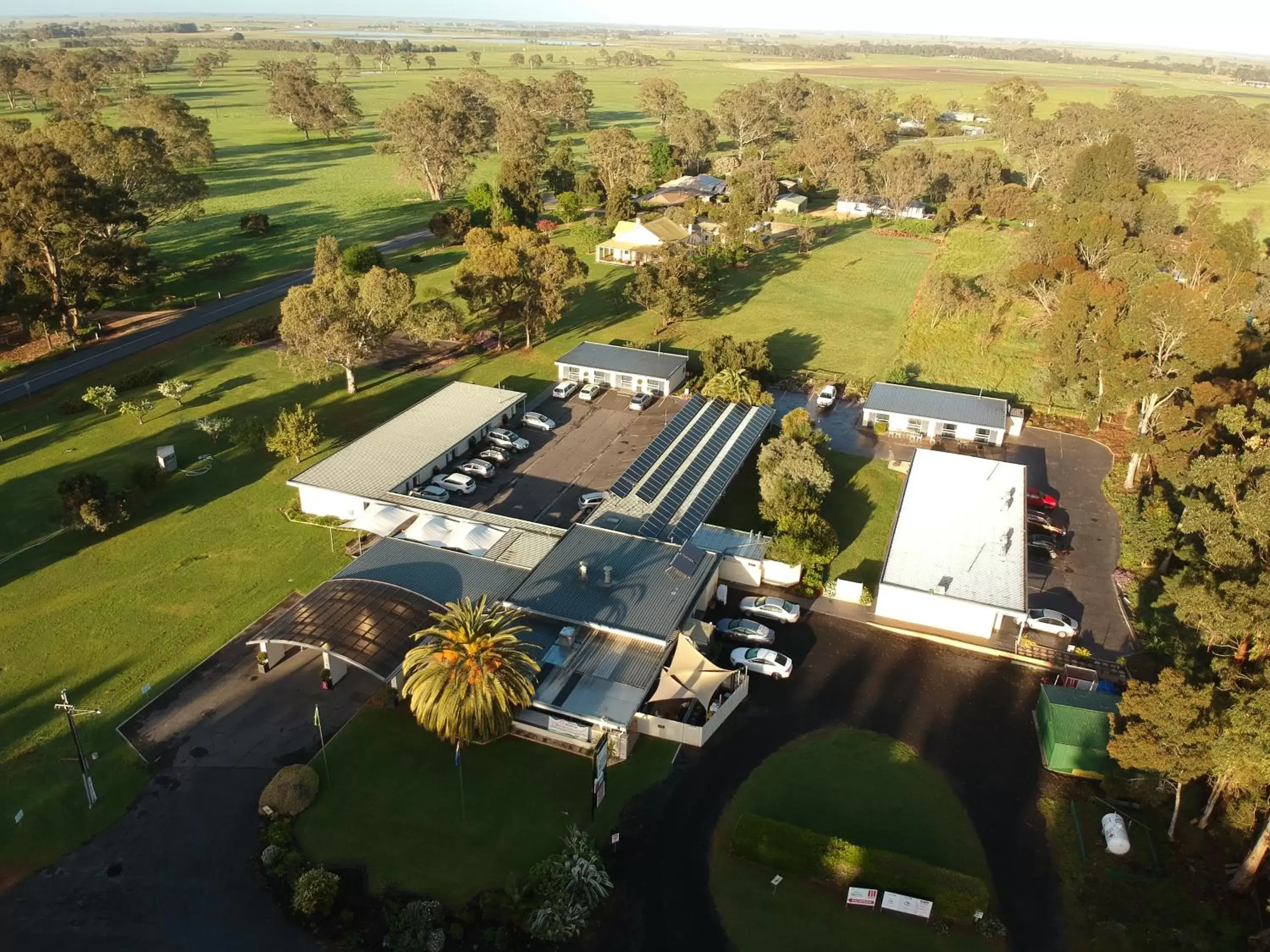 Garden, Bird's-eye View in William Macintosh Motor Lodge