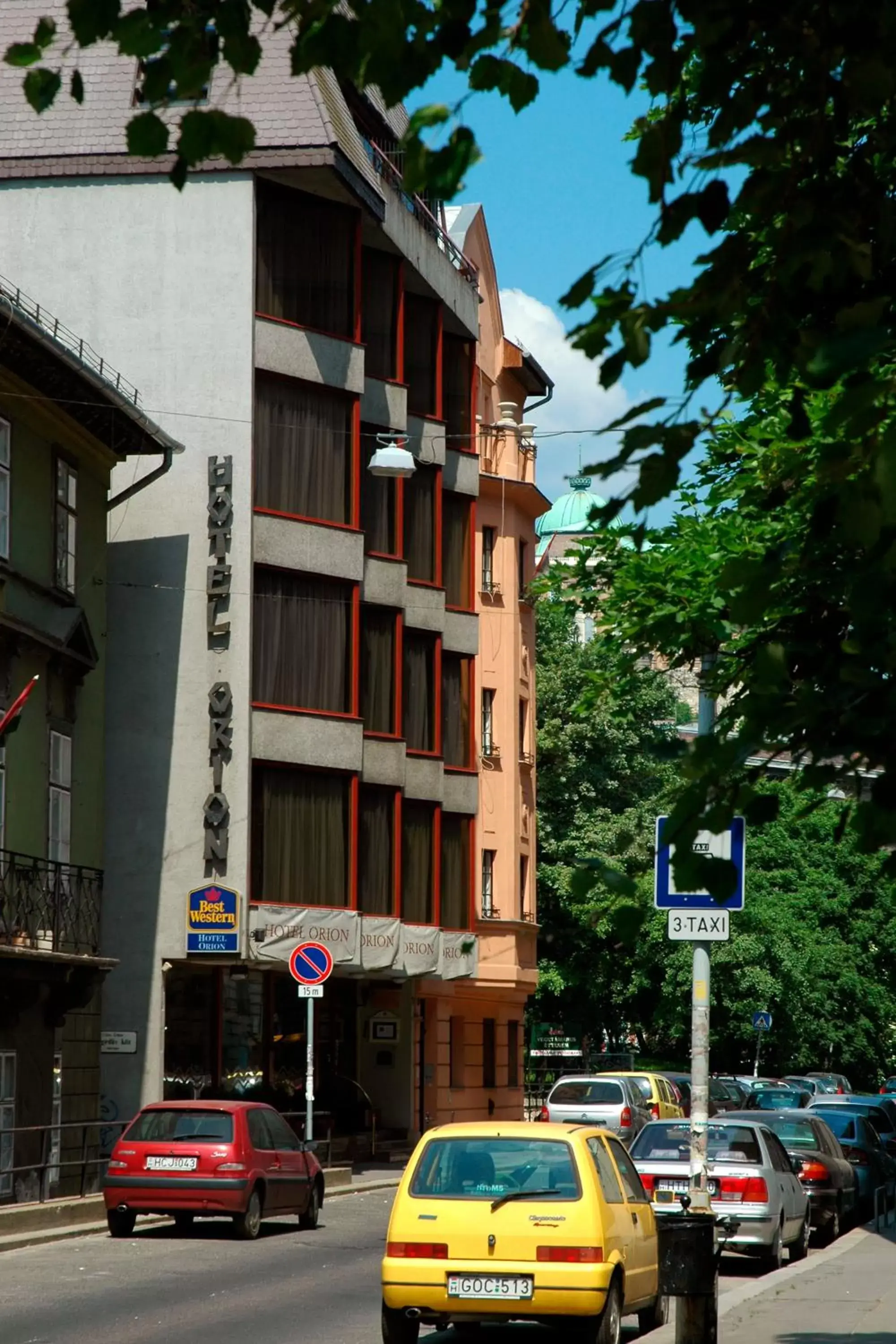 Facade/entrance, Property Building in Hotel Orion Várkert