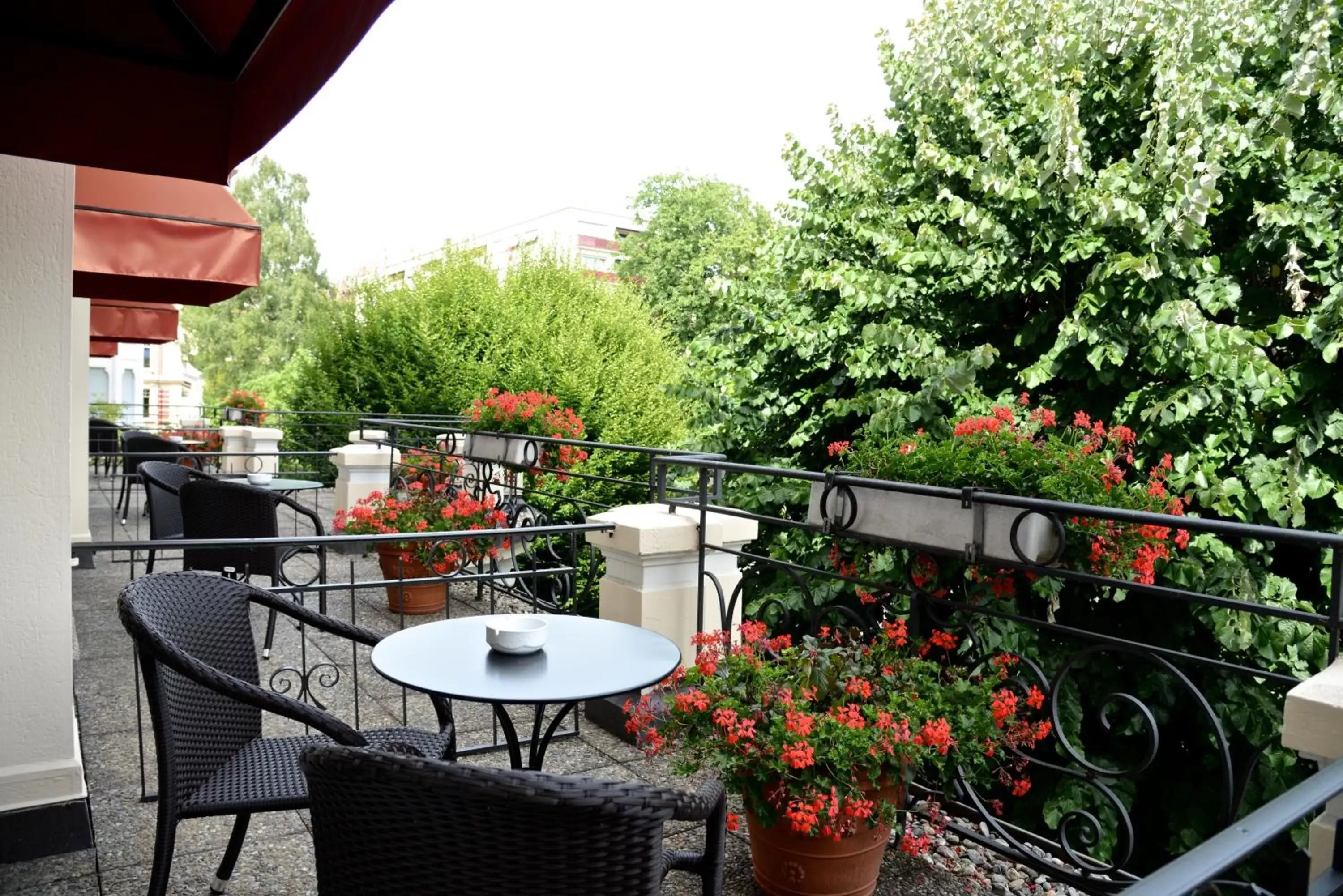 Restaurant/places to eat, Balcony/Terrace in Carlton Lausanne Boutique Hôtel