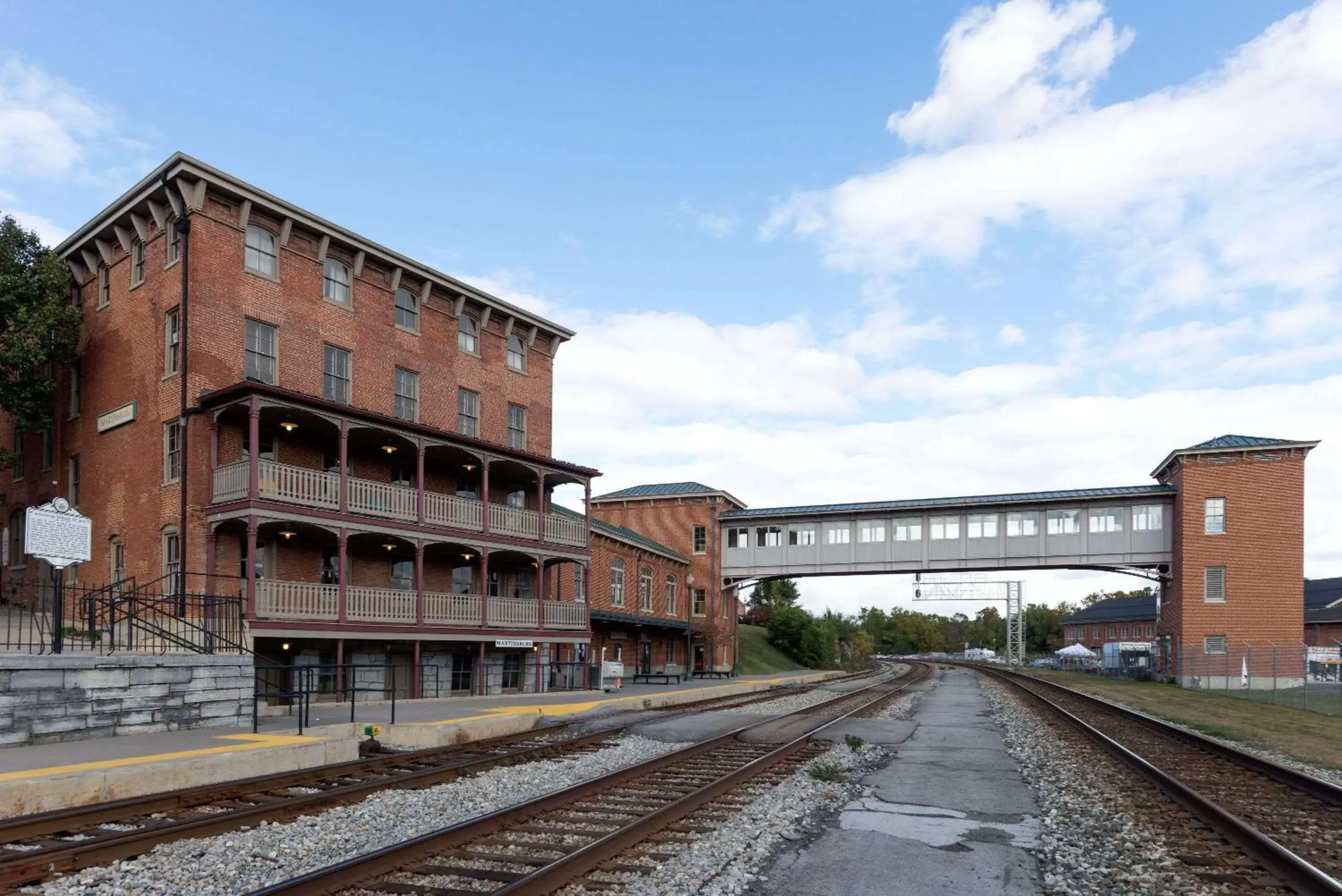 Property Building in Knights Inn Martinsburg