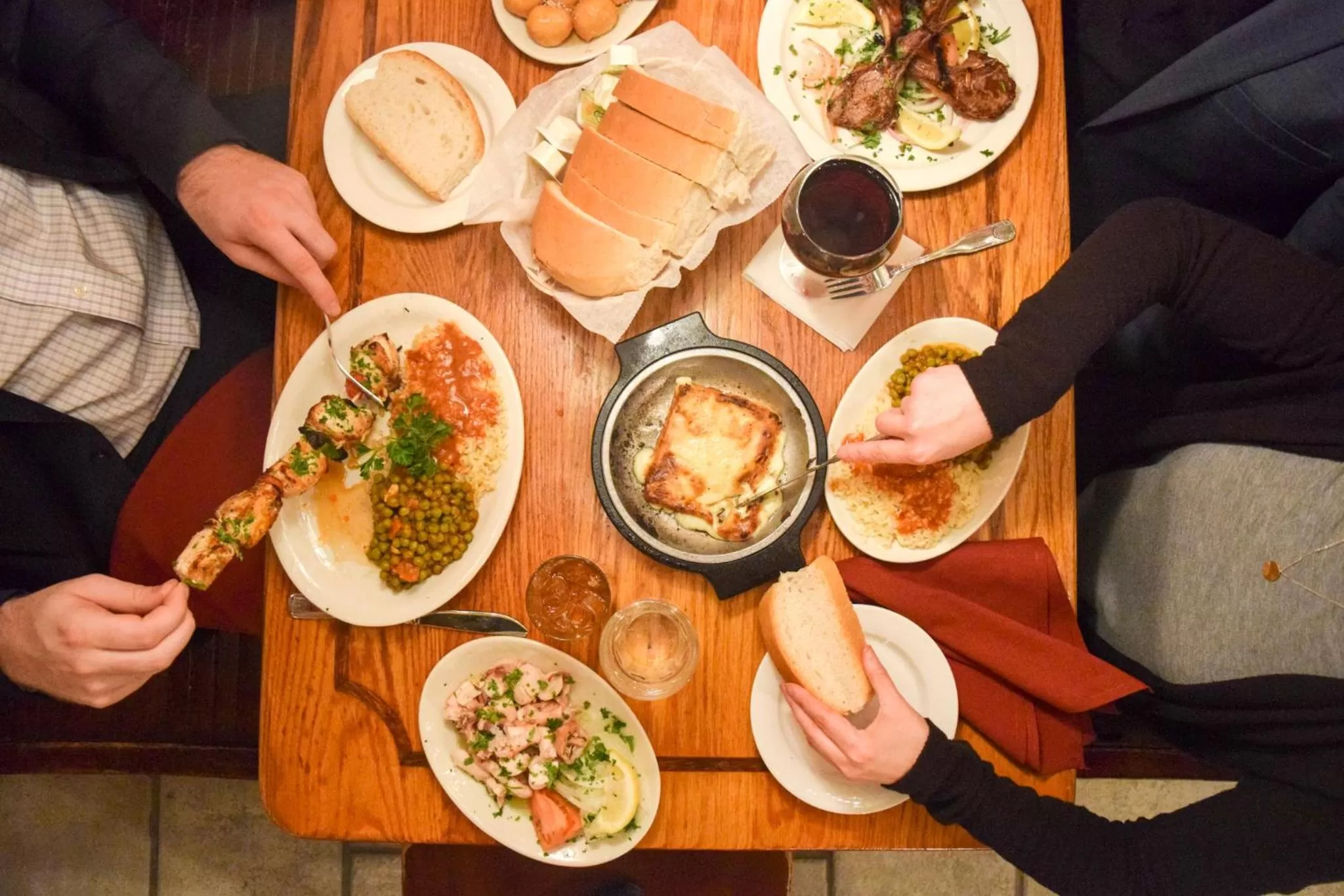 Restaurant/places to eat in Atheneum Suite Hotel