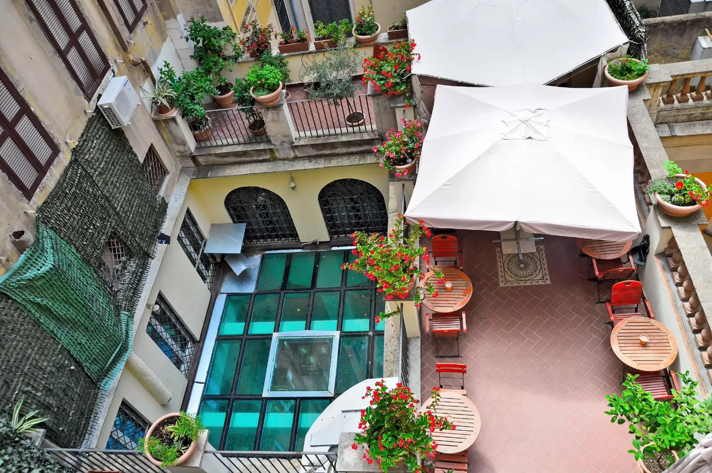 Bird's eye view, Pool View in Hotel Le Clarisse al Pantheon