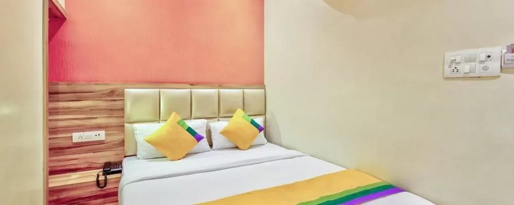 Bed in Hotel Sun City - Near Saifee Hospital And H N Reliance Hospital