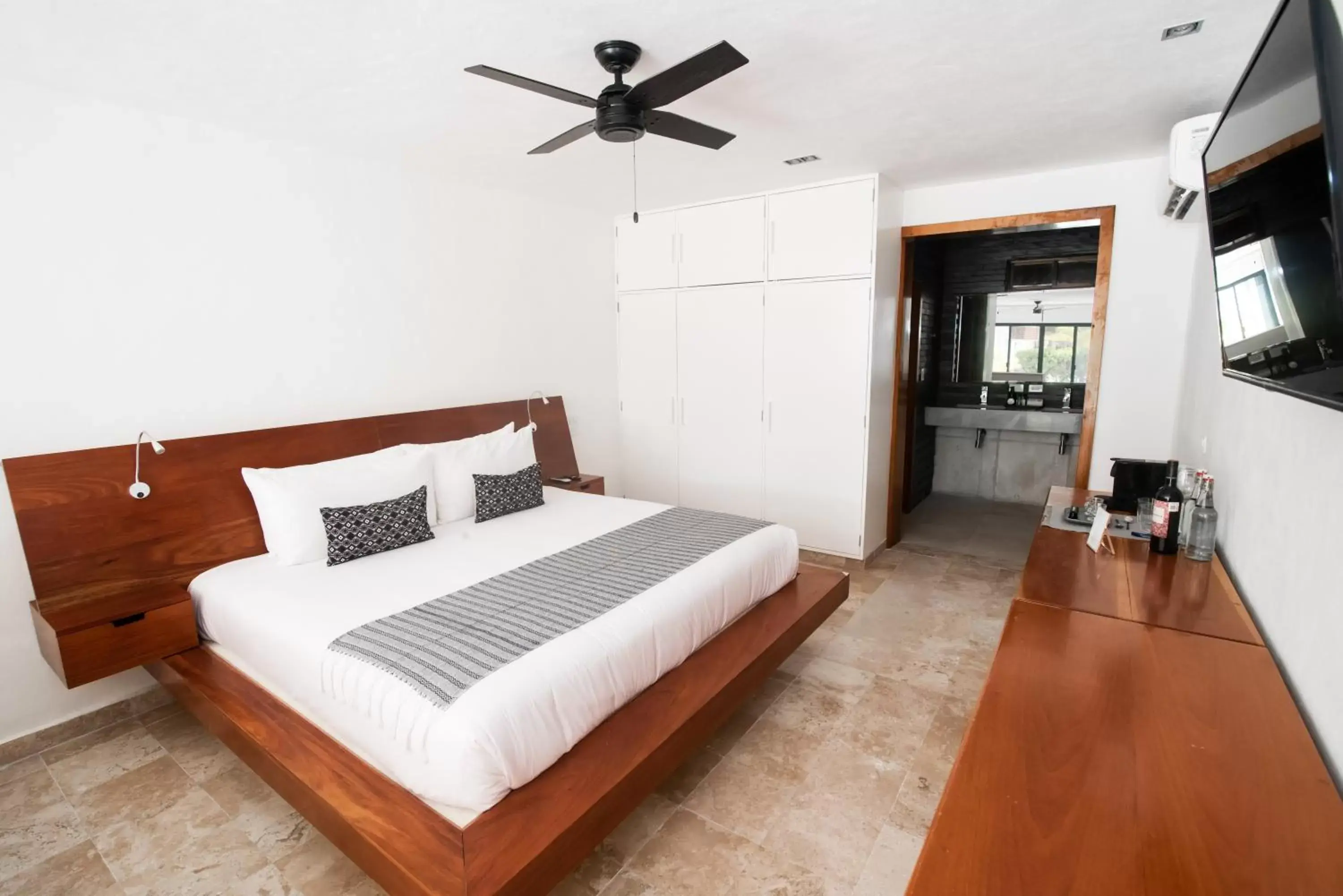 Bedroom, Bed in Casa del Jaguar Beach Hotel