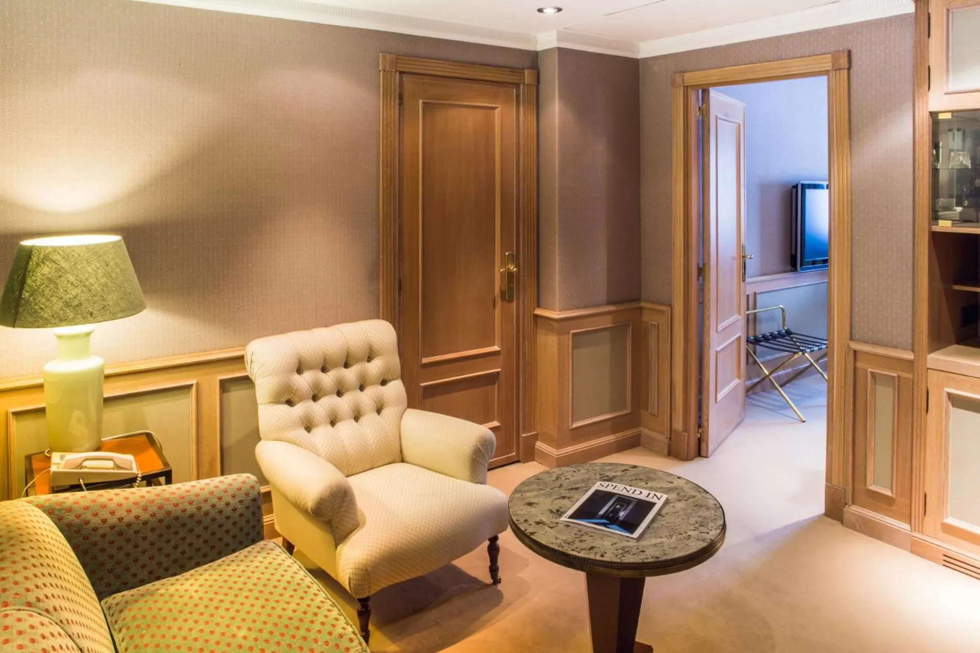 TV and multimedia in Hotel Palafox