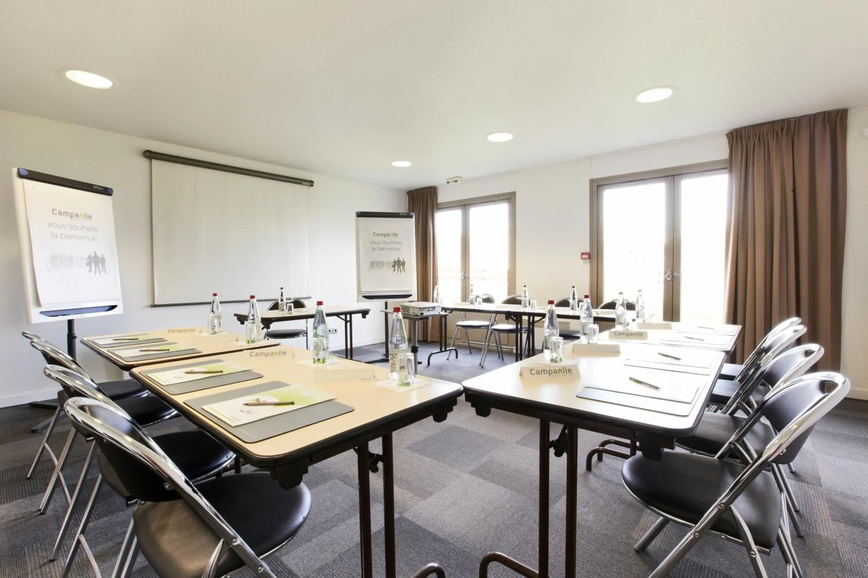 Business facilities in Campanile Vierzon