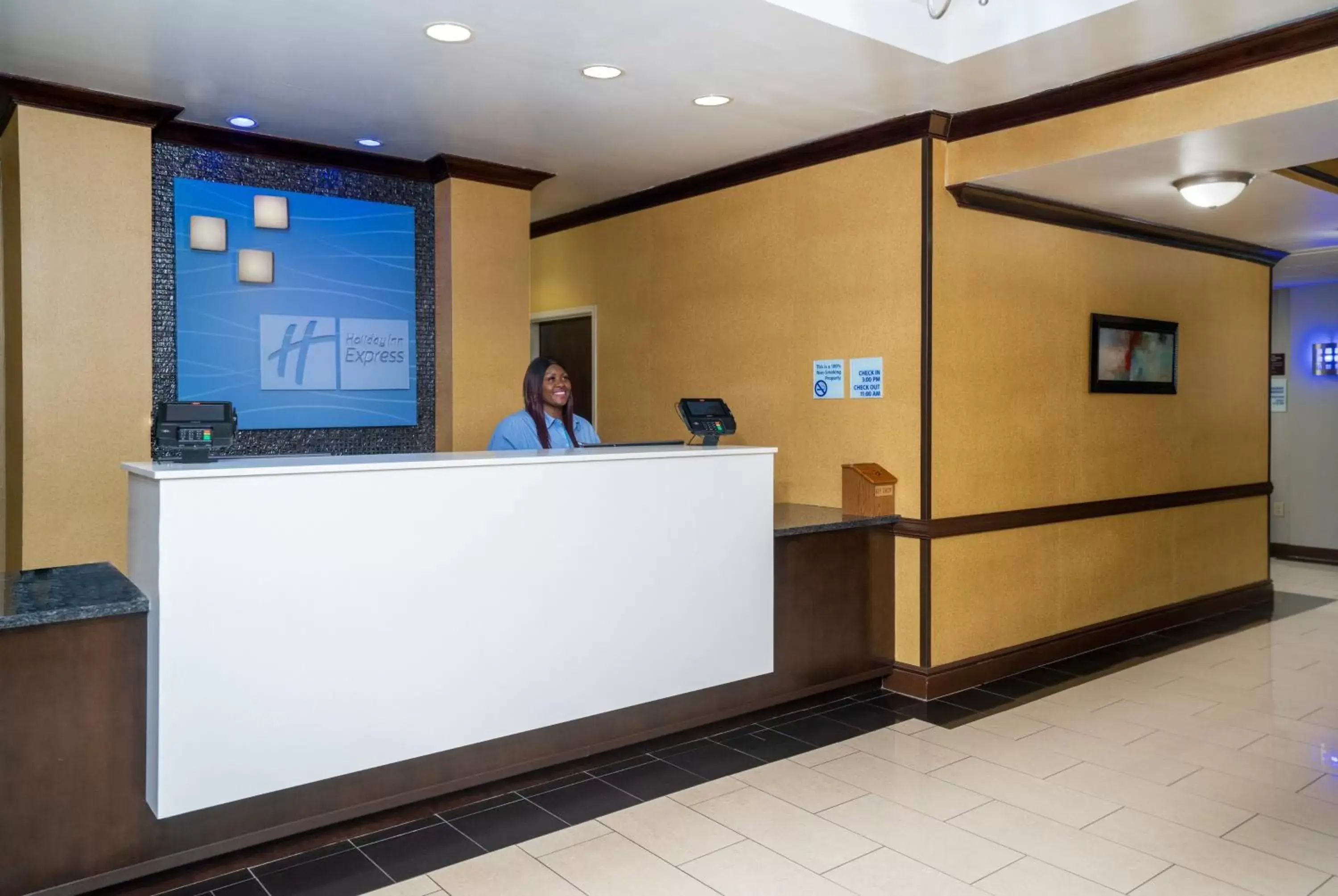 Property building, Lobby/Reception in Holiday Inn Express Hotel & Suites Hinesville, an IHG Hotel