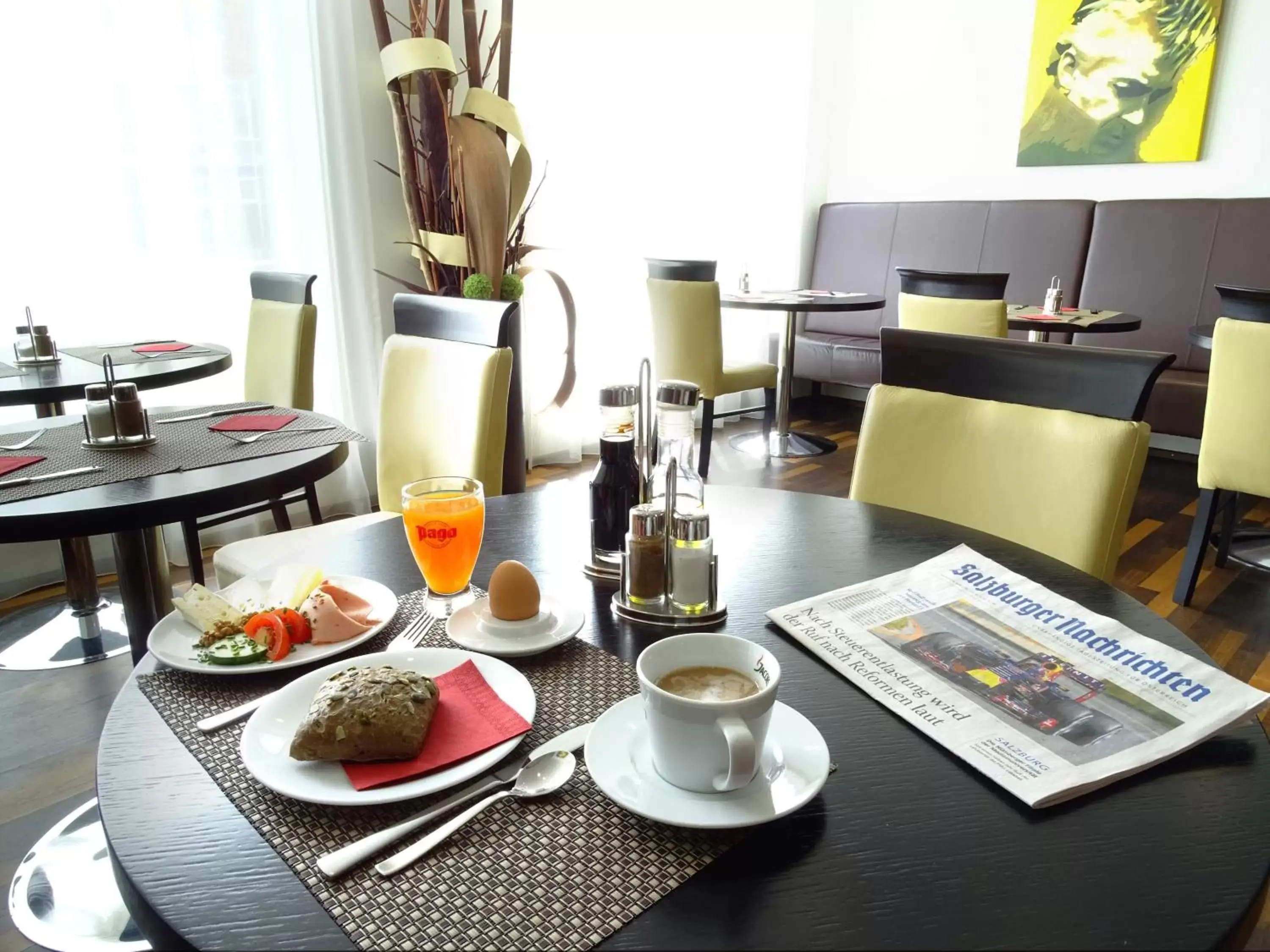 Restaurant/places to eat in Best Western Plus Amedia Art Salzburg