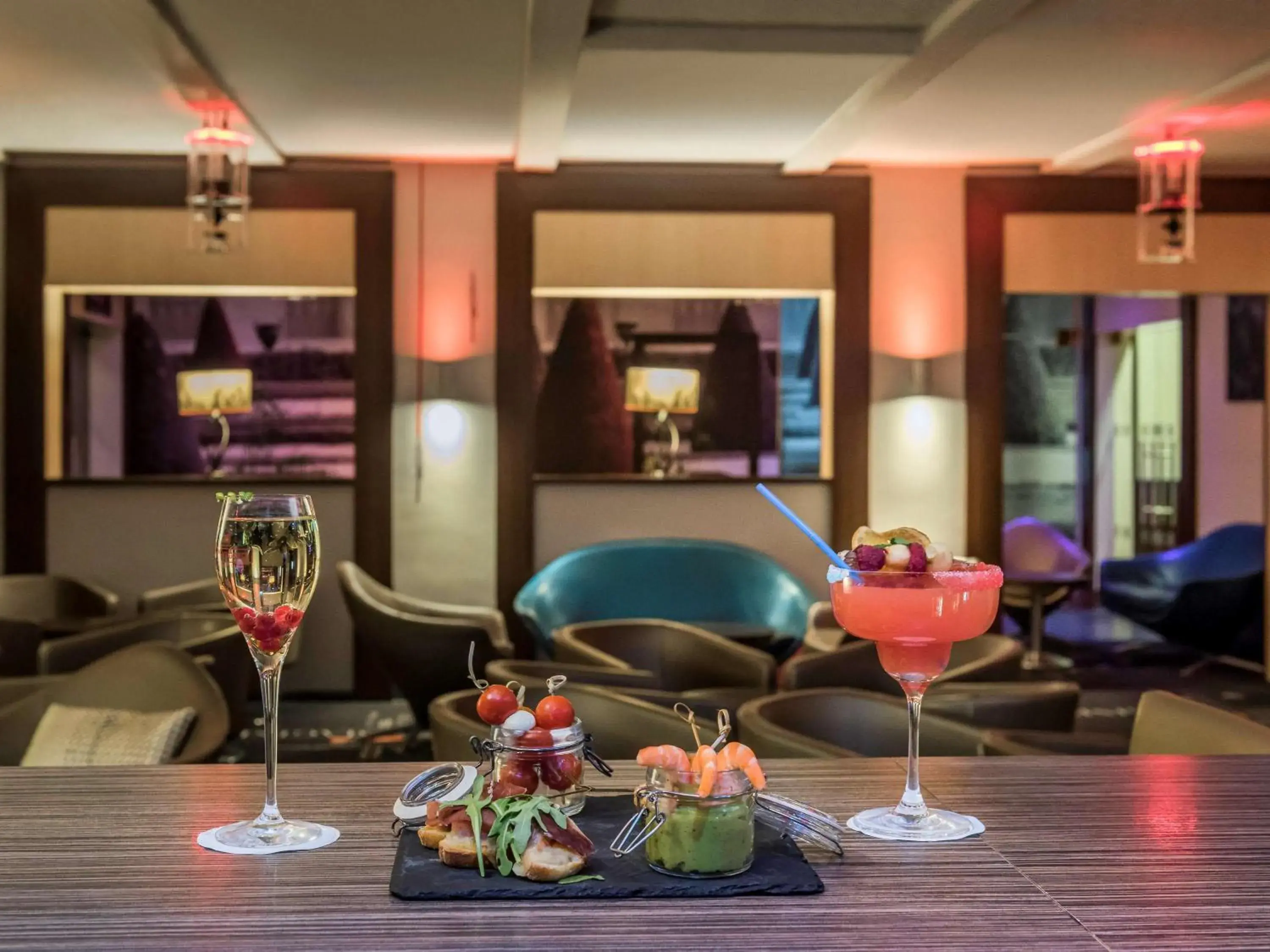 Lounge or bar in Mercure Paris Velizy