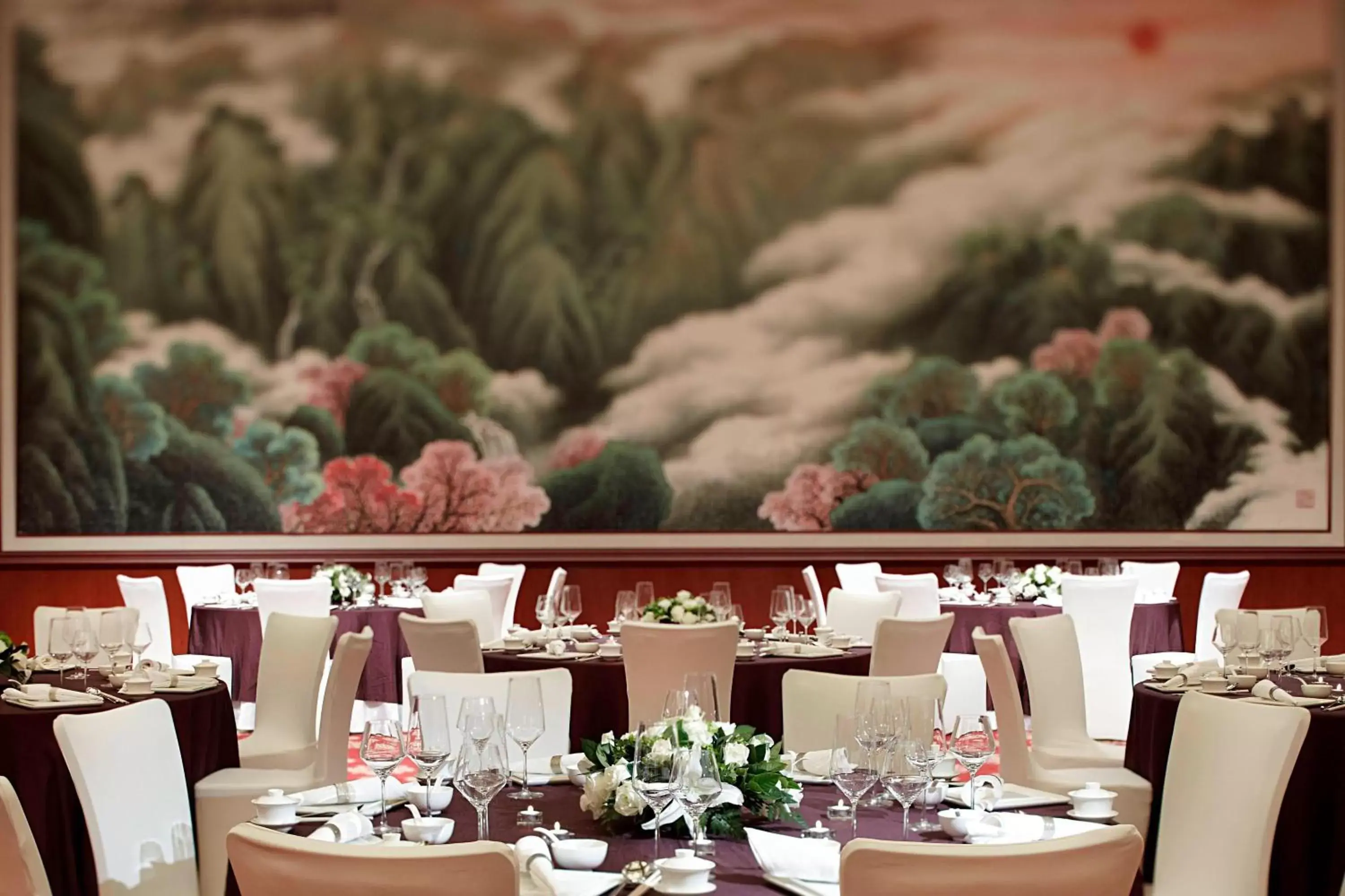 Meeting/conference room, Restaurant/Places to Eat in Renaissance Tianjin Lakeview Hotel