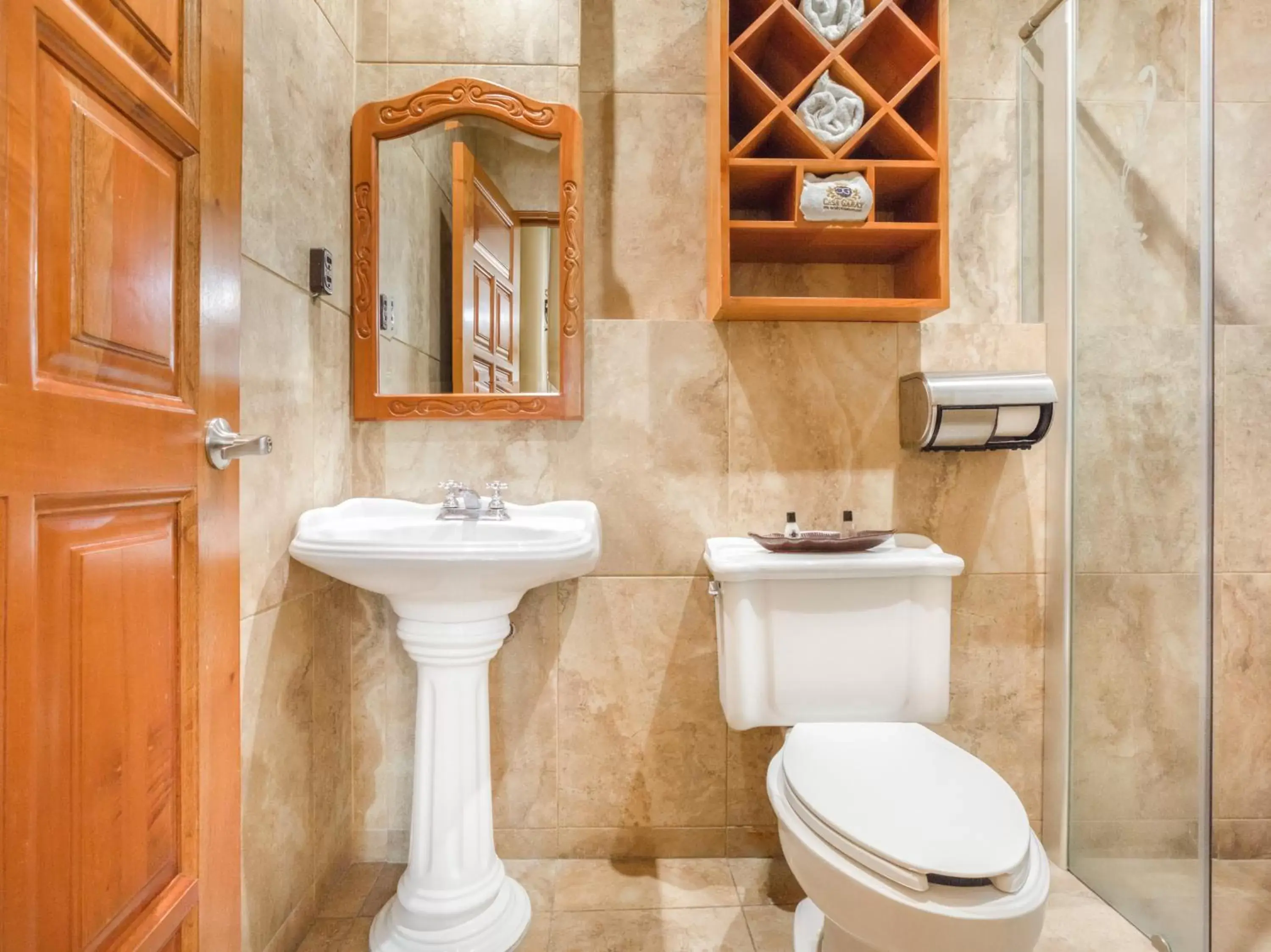 Toilet, Bathroom in Hotel Boutique Casa Garay