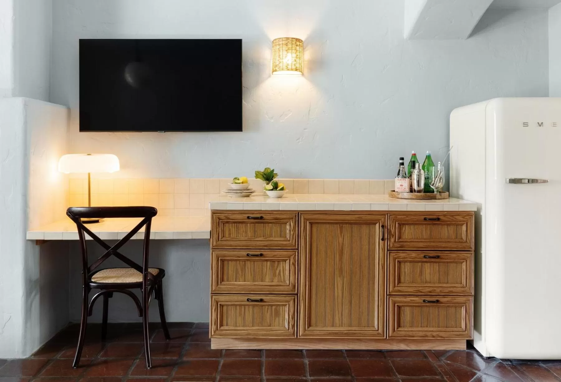 TV and multimedia in Palihouse Santa Barbara