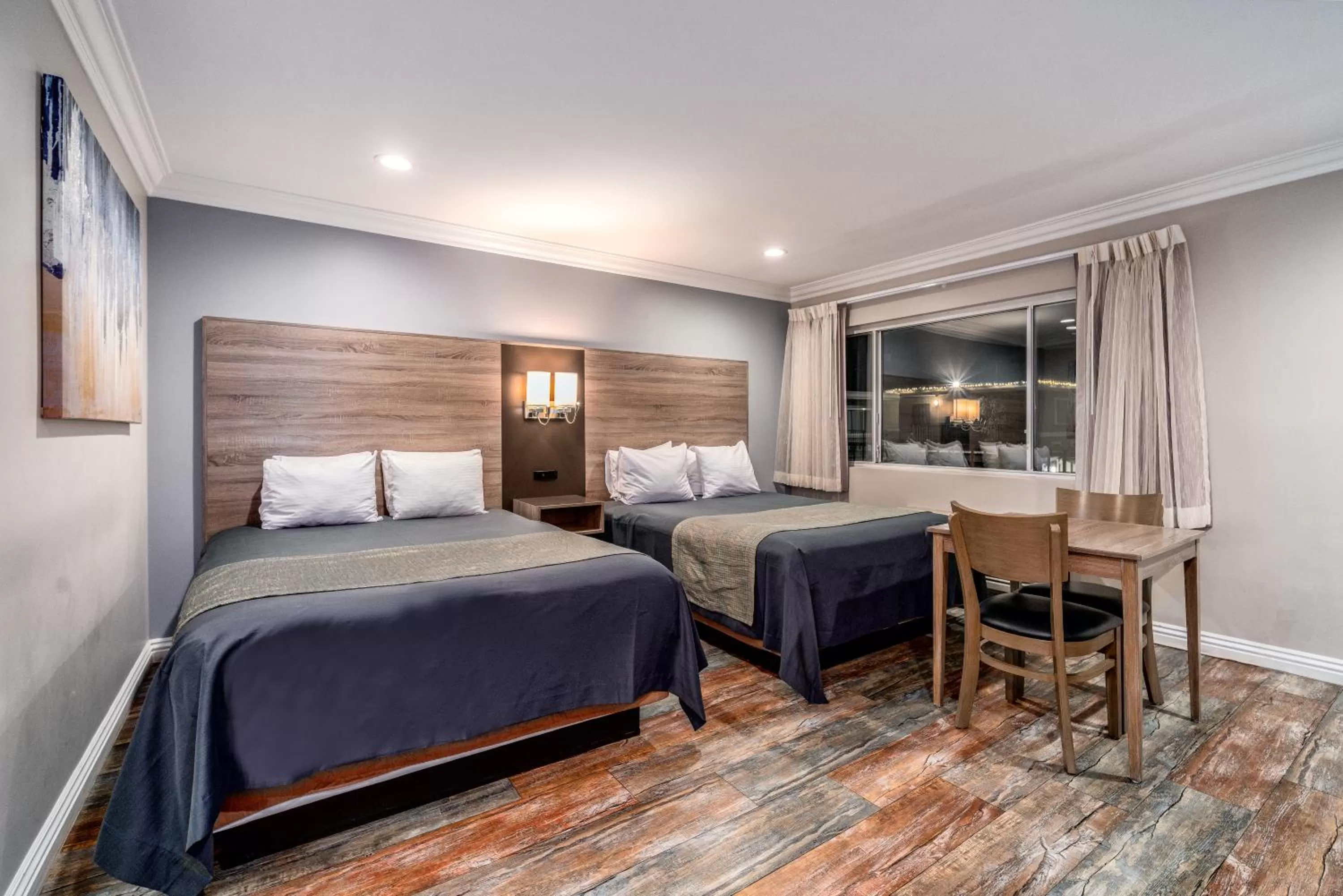 Bed in Friendly Hills Inn