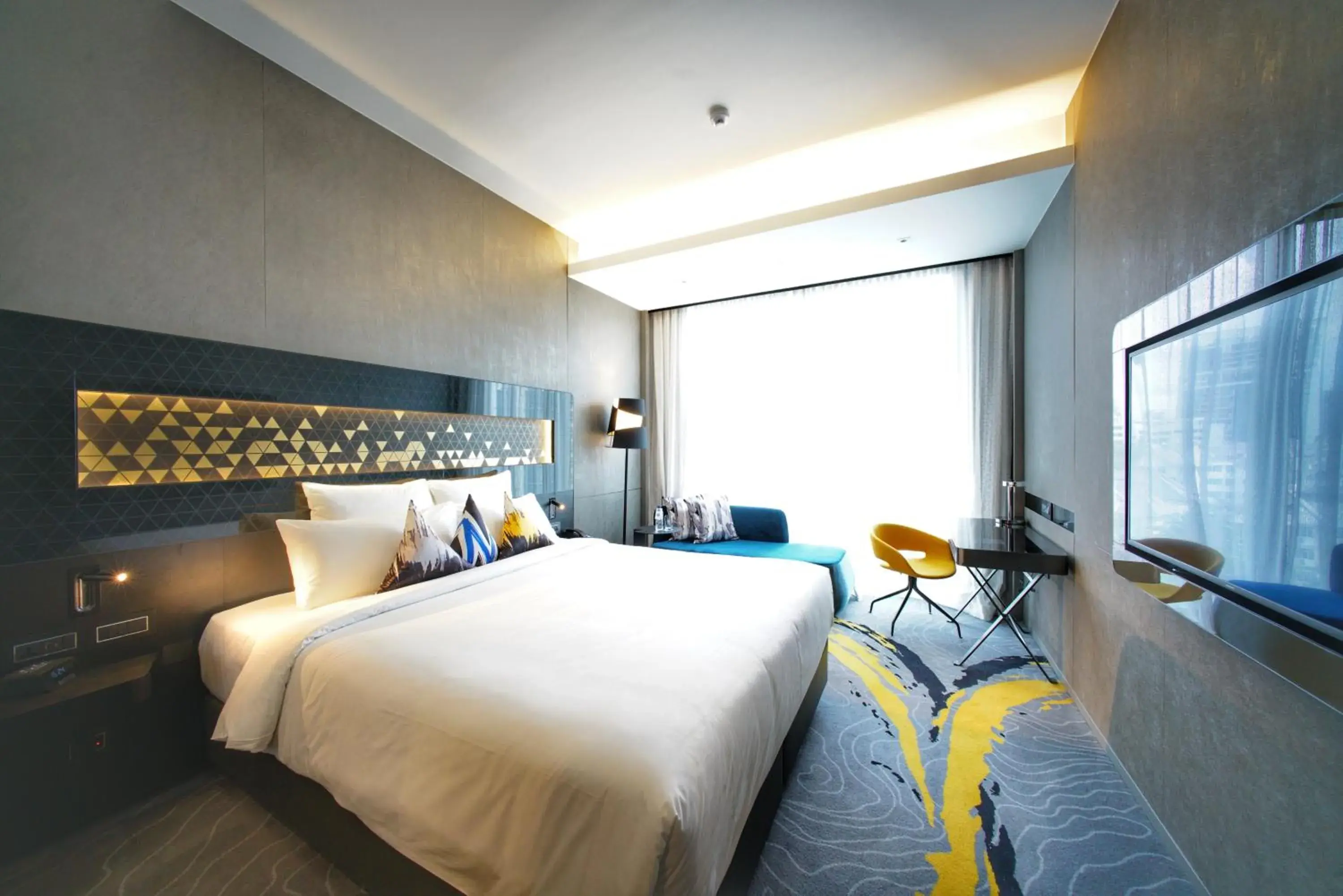 Bedroom, Bed in Novotel Singapore On Stevens