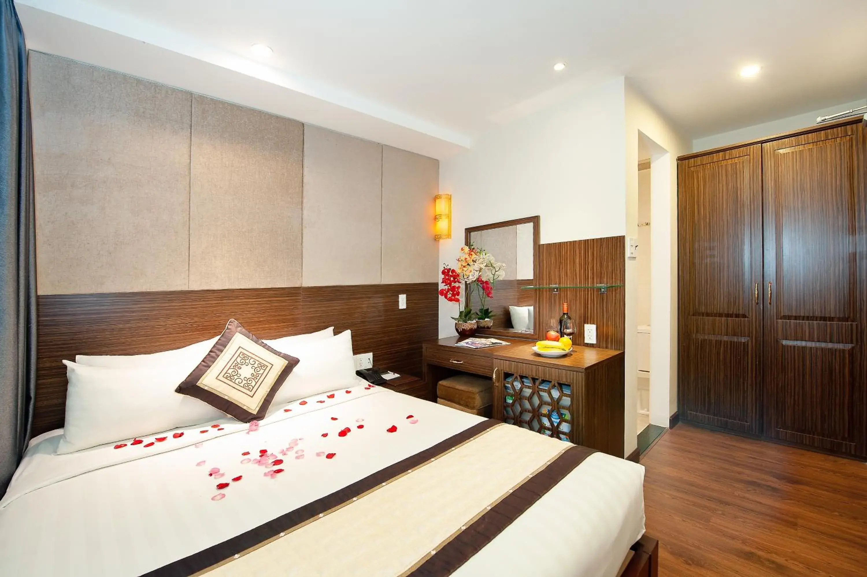 Photo of the whole room, Bed in Saigonciti Hotel