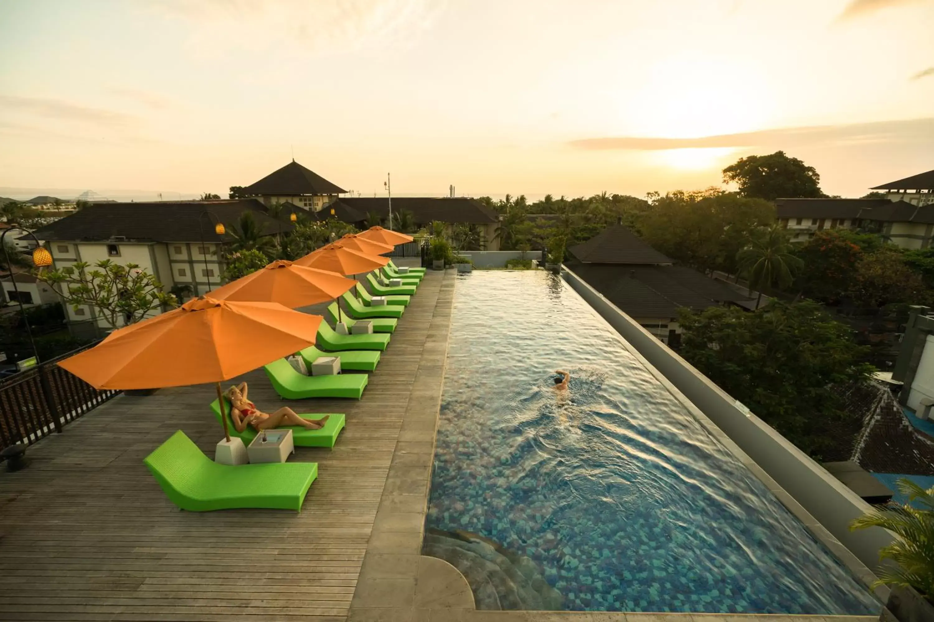 Swimming pool in Zest Legian by Swiss-Belhotel International Swimming pool in Zest Legian by Swiss-Belhotel International