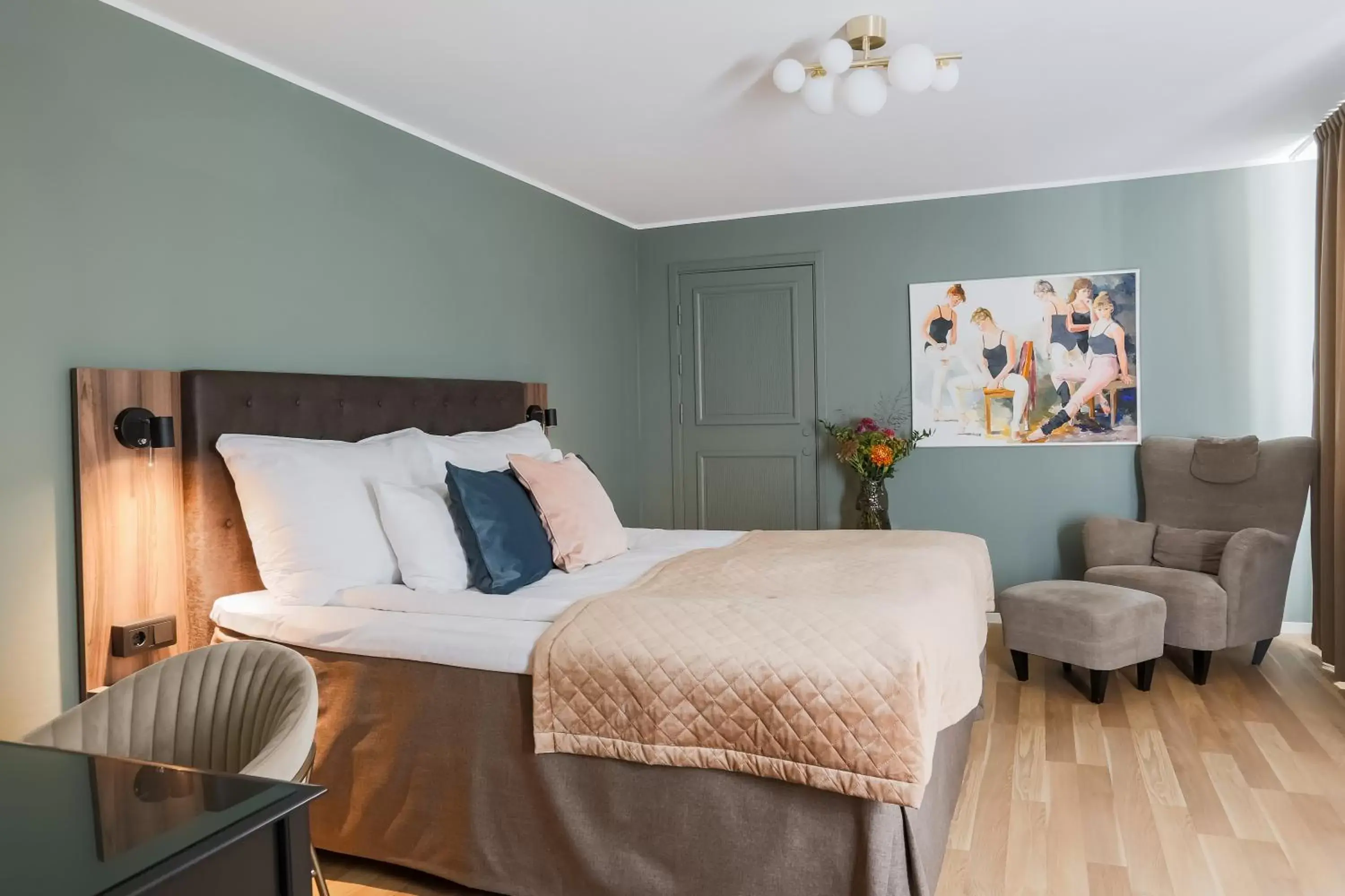 Bedroom, Bed in Clarion Collection Hotel Cardinal