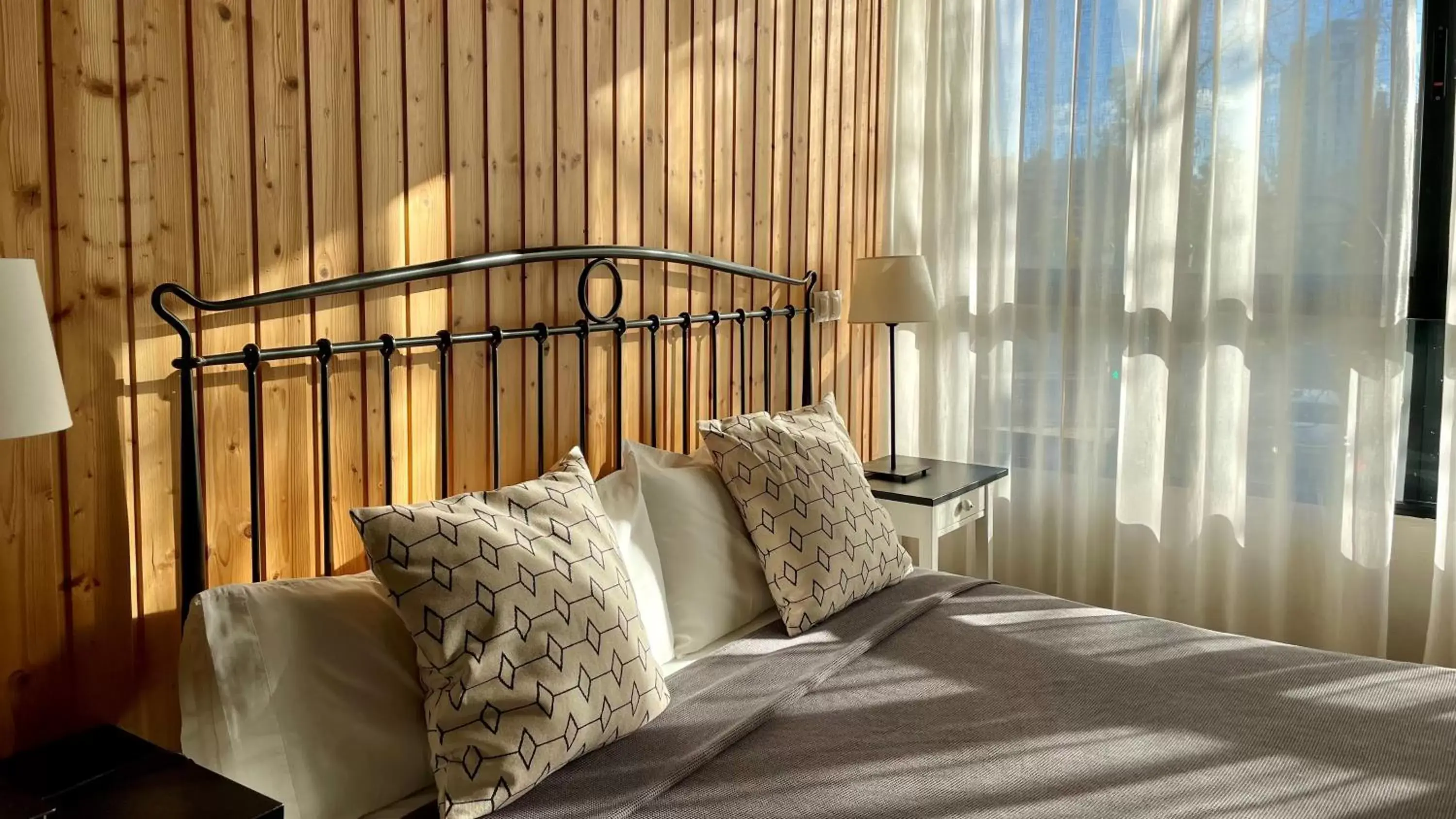 Decorative detail, Bed in MD Modern Hotel - Jardines