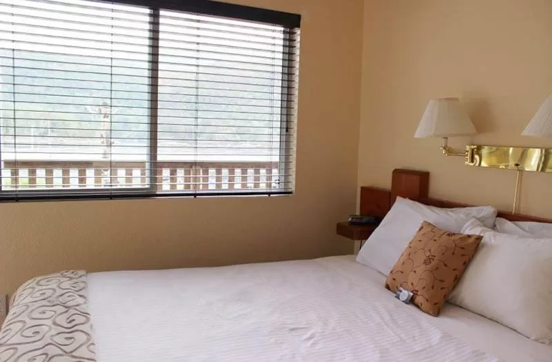 Bed in Backeddy Resort and Marina