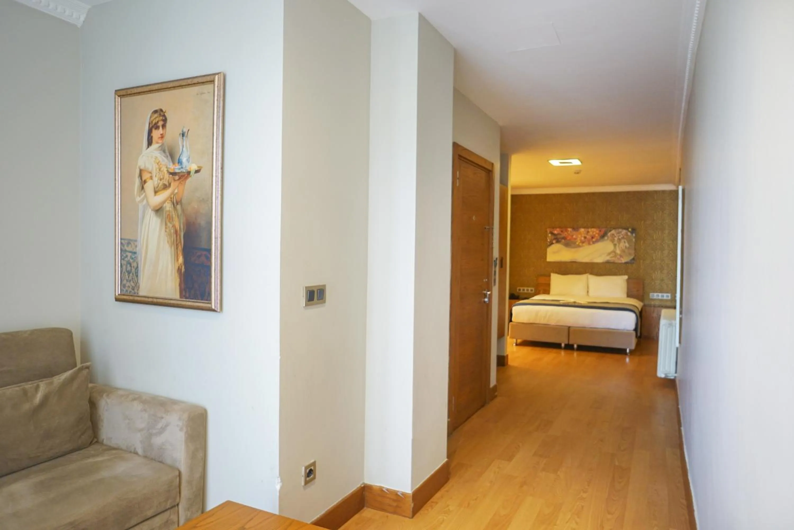 Living room, Bed in Triada Hotel Taksim - Special Category