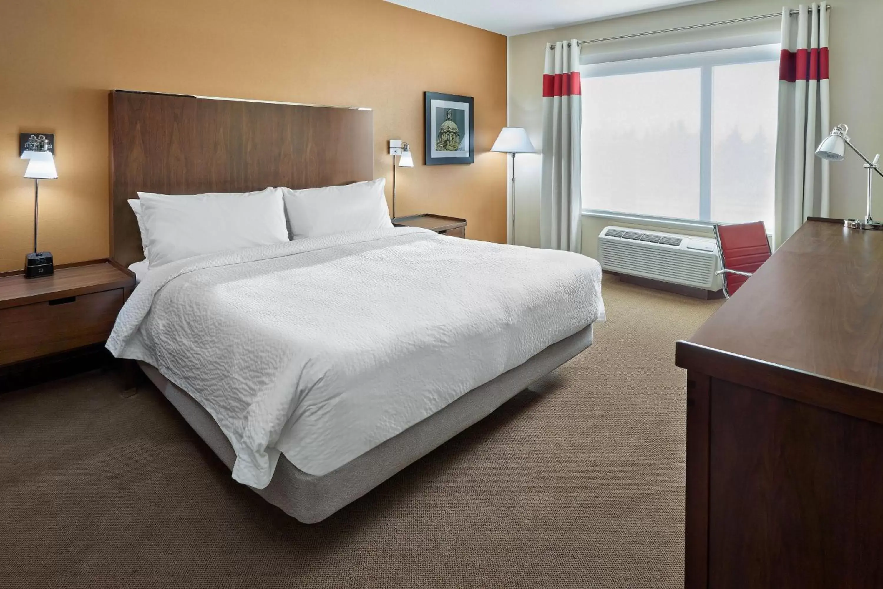 Photo of the whole room, Bed in Four Points by Sheraton Edmonton West