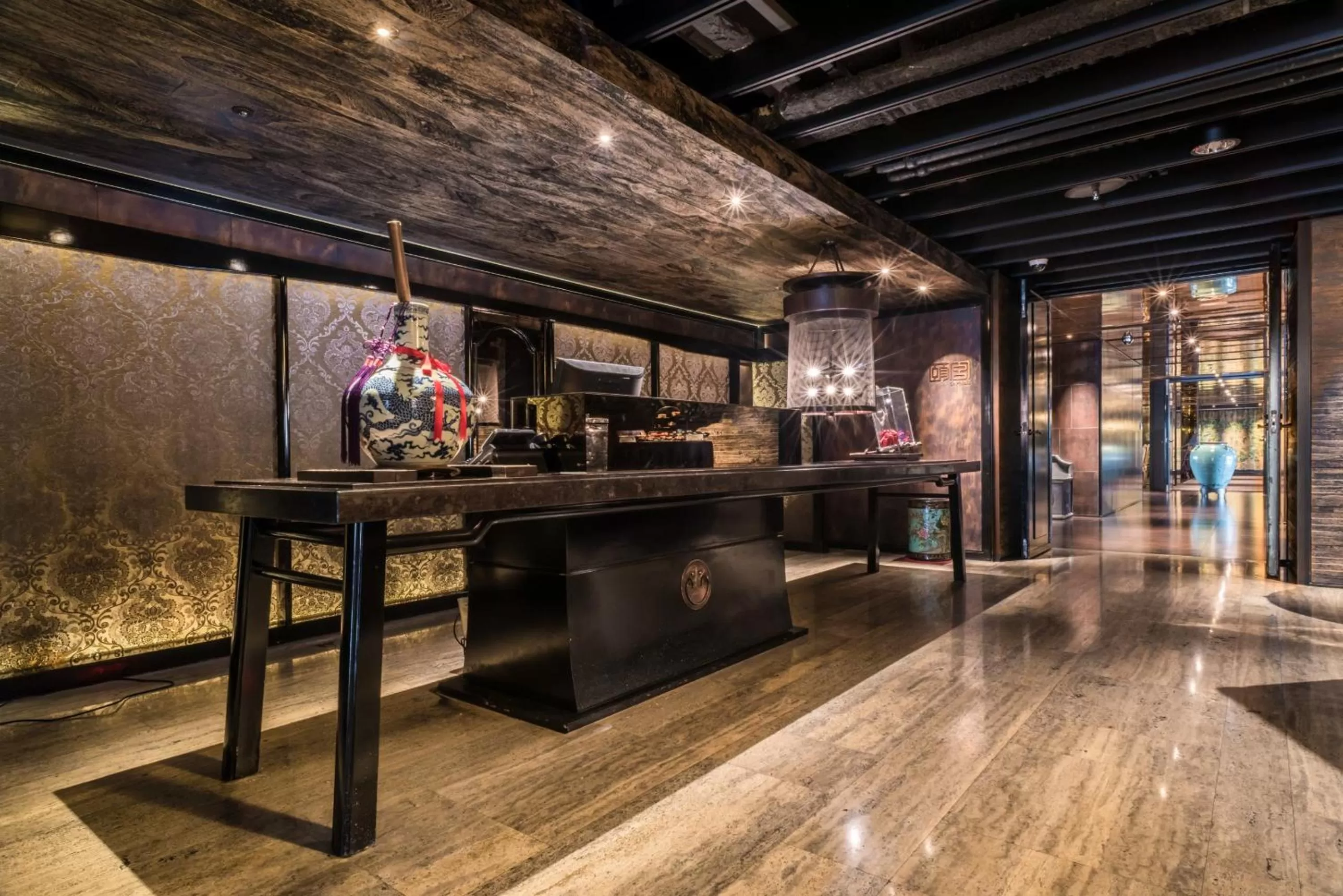 Restaurant/places to eat in Palais de Chine Hotel