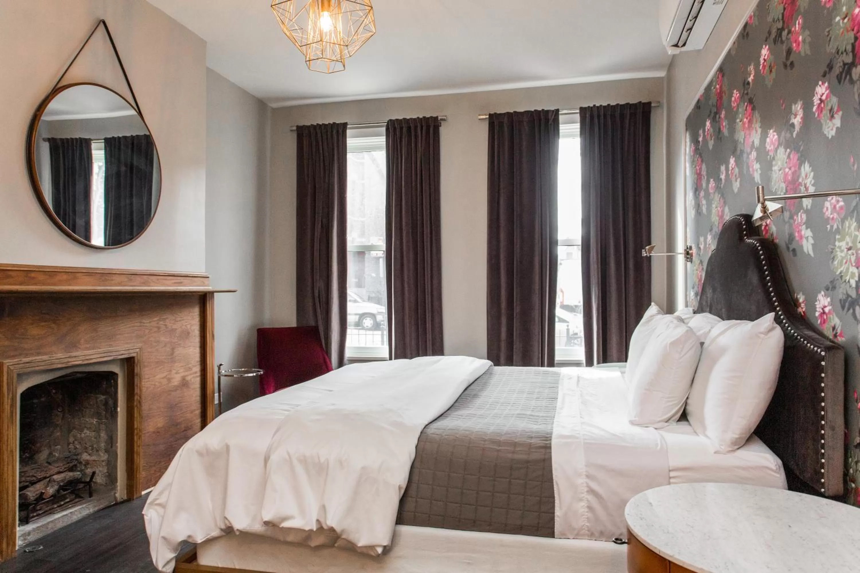 Photo of the whole room, Bed in Wicker Park Inn