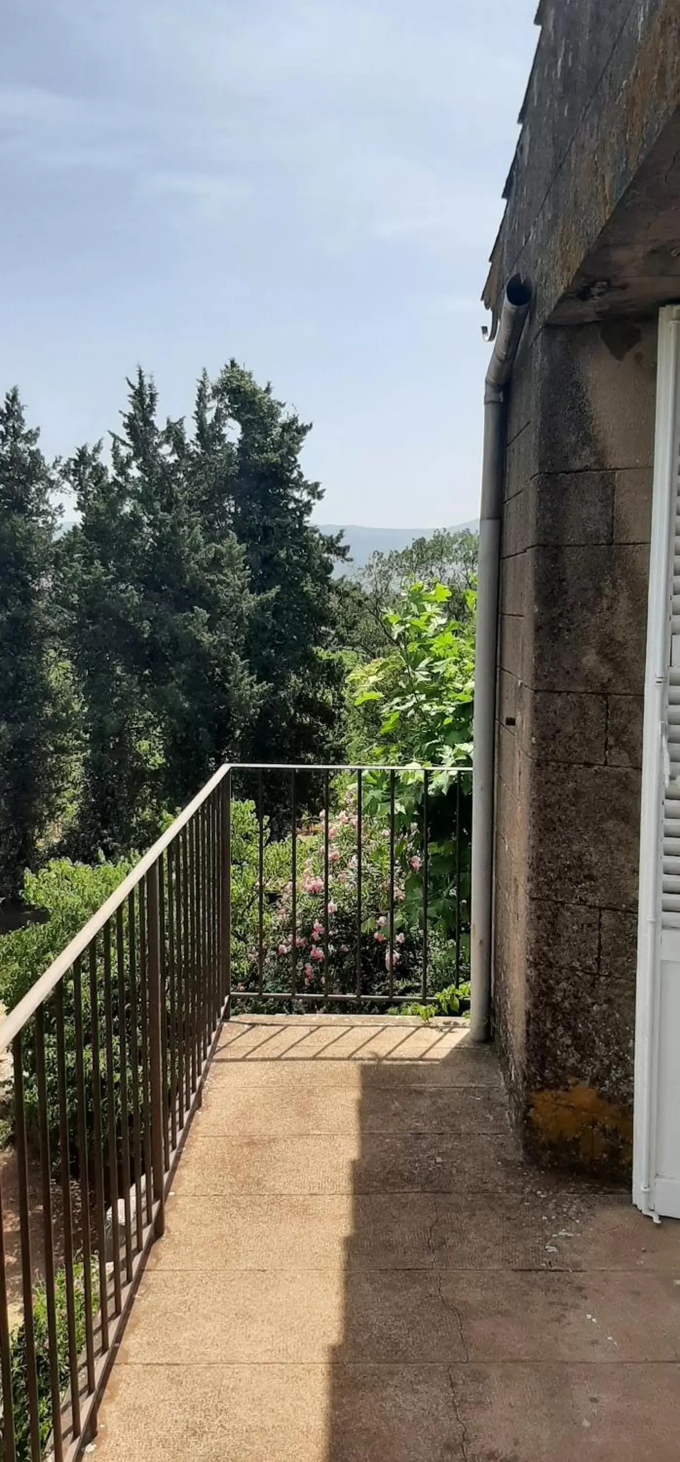 Balcony/Terrace in Bed and Breakfast La Grande Lauzade