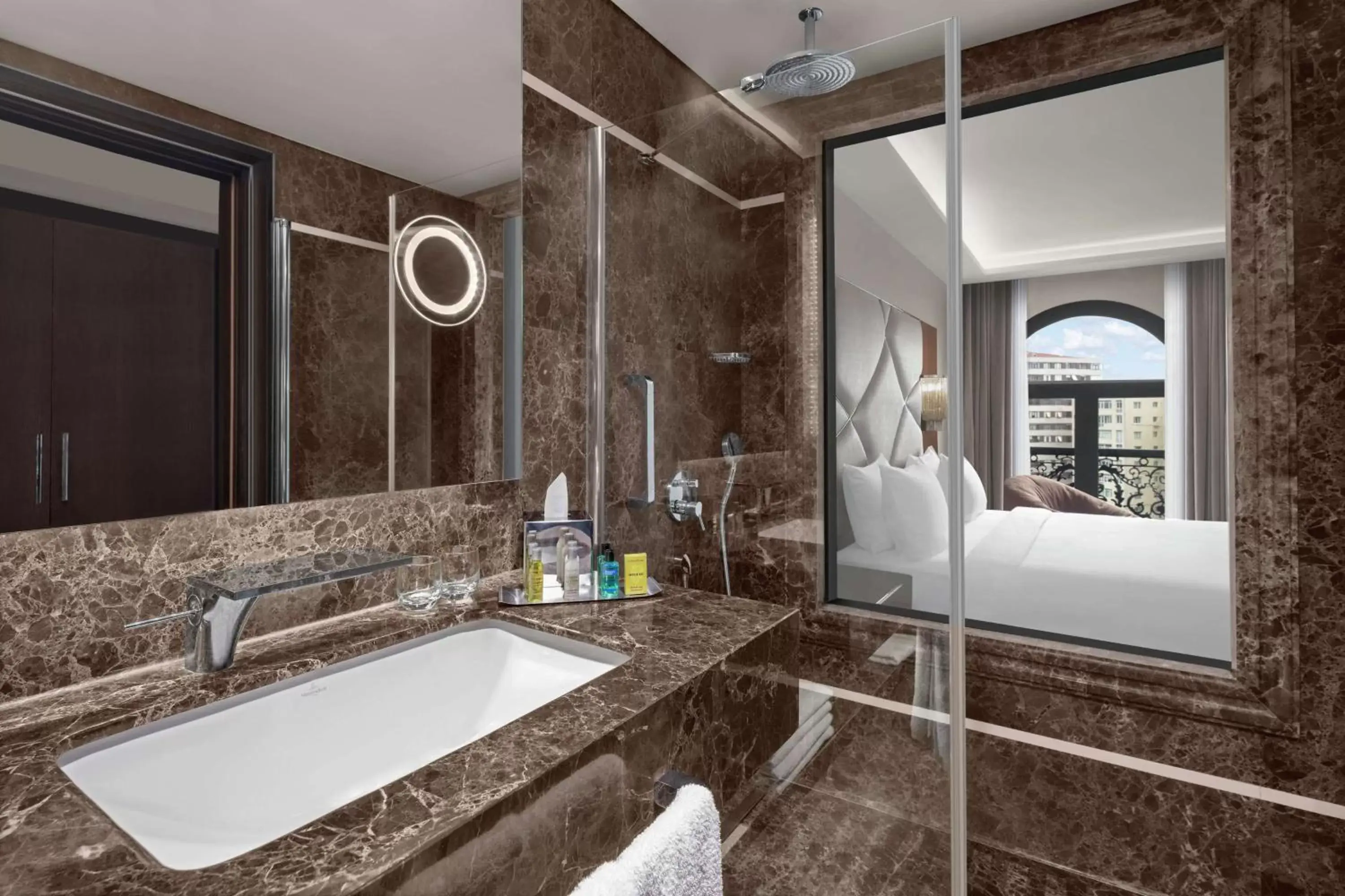 Bed, Bathroom in DoubleTree by Hilton Istanbul Esentepe