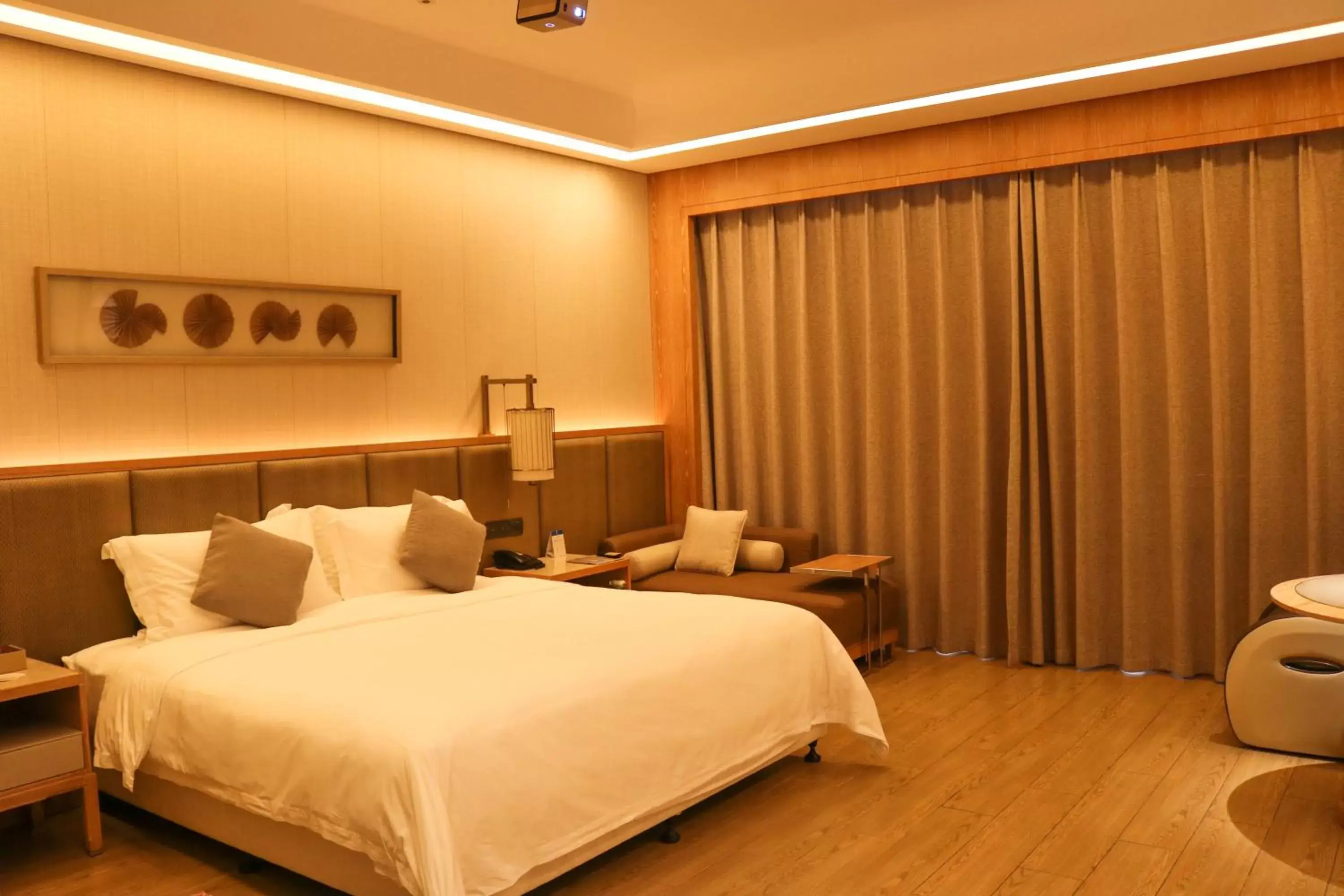 Bed in Harman Resort Hotel Sanya