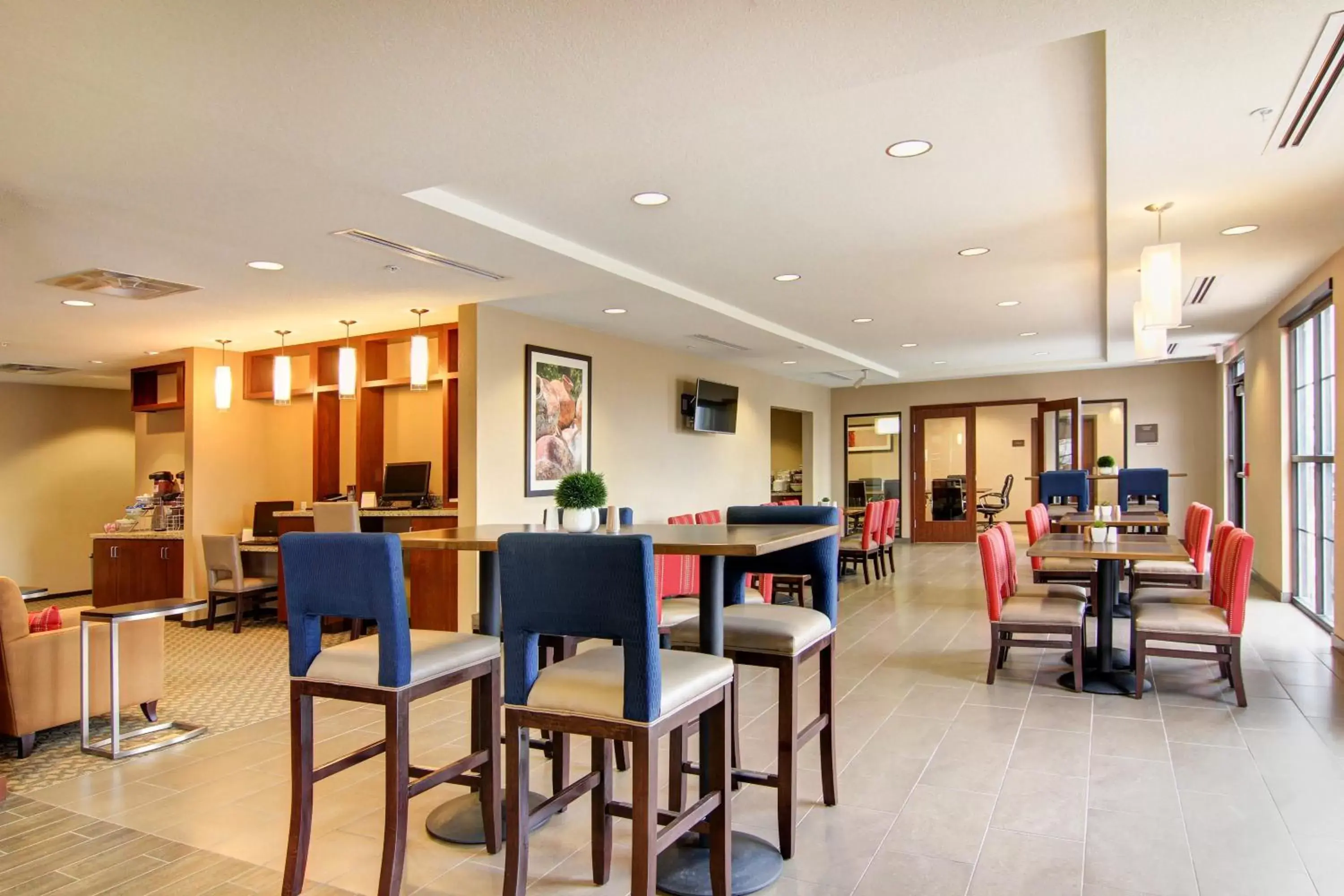 Restaurant/Places to Eat in Comfort Suites Carlsbad