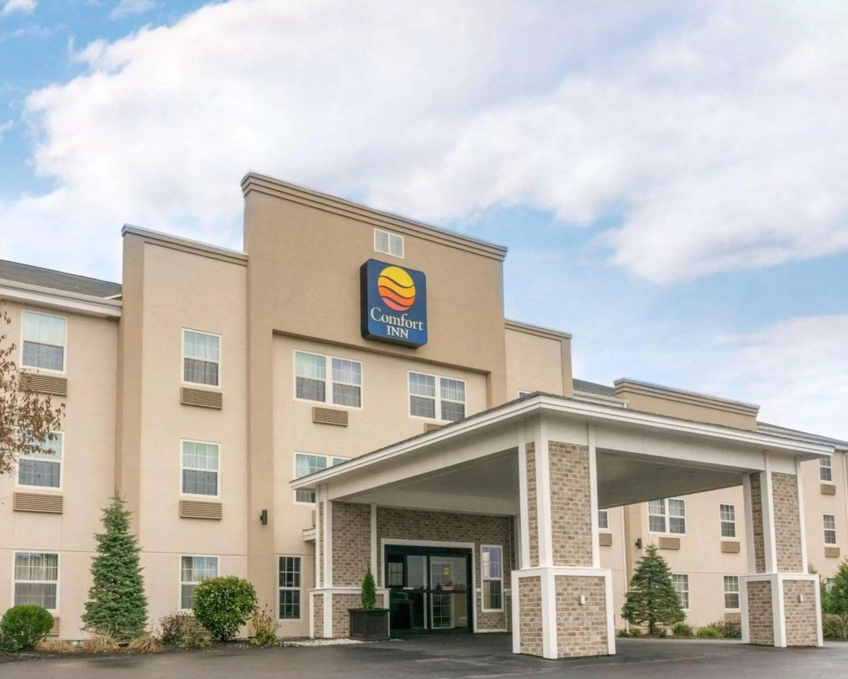 Property Building in Comfort Inn Civic Center