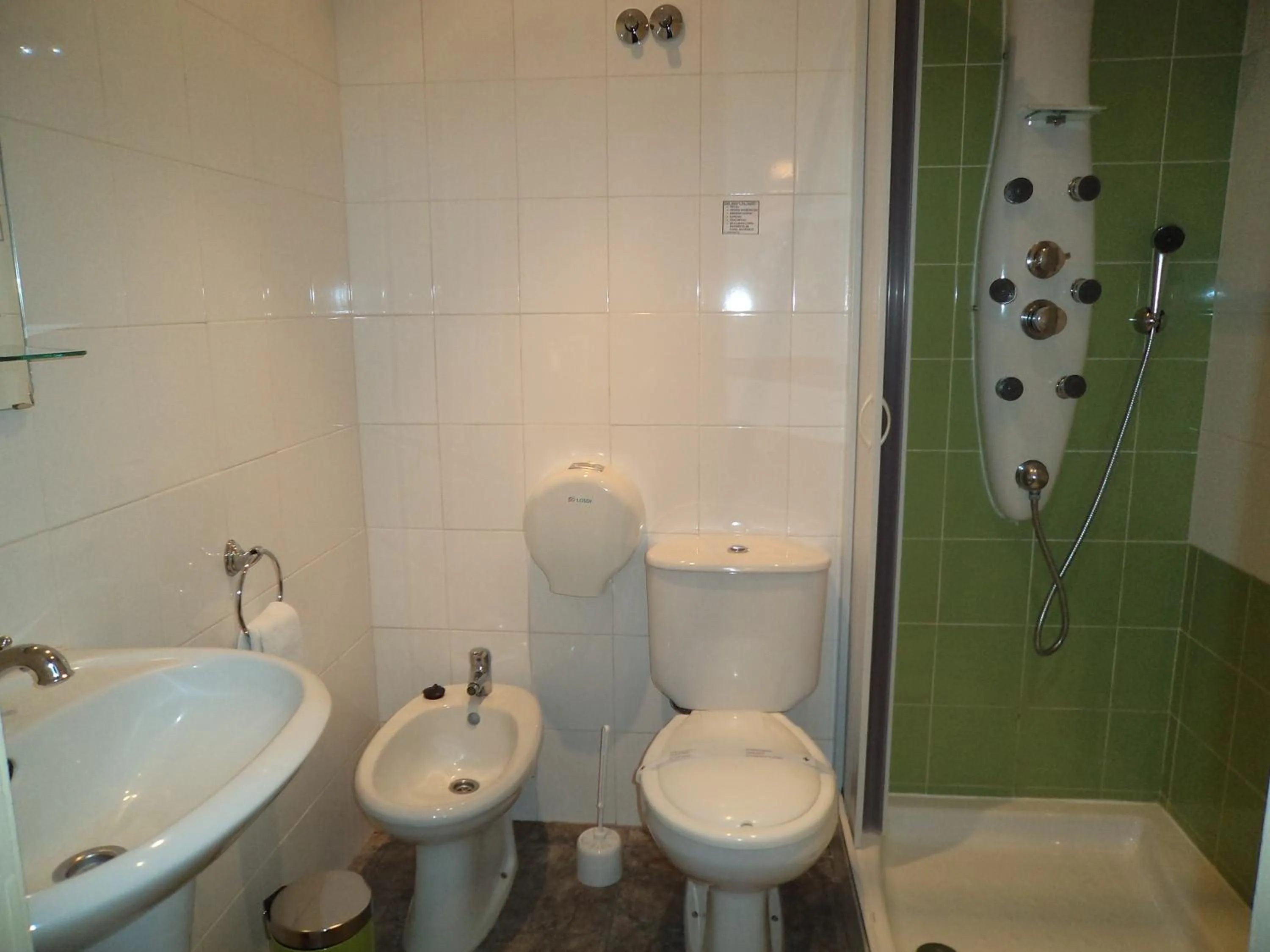 Bathroom in Hotel Porto Nobre