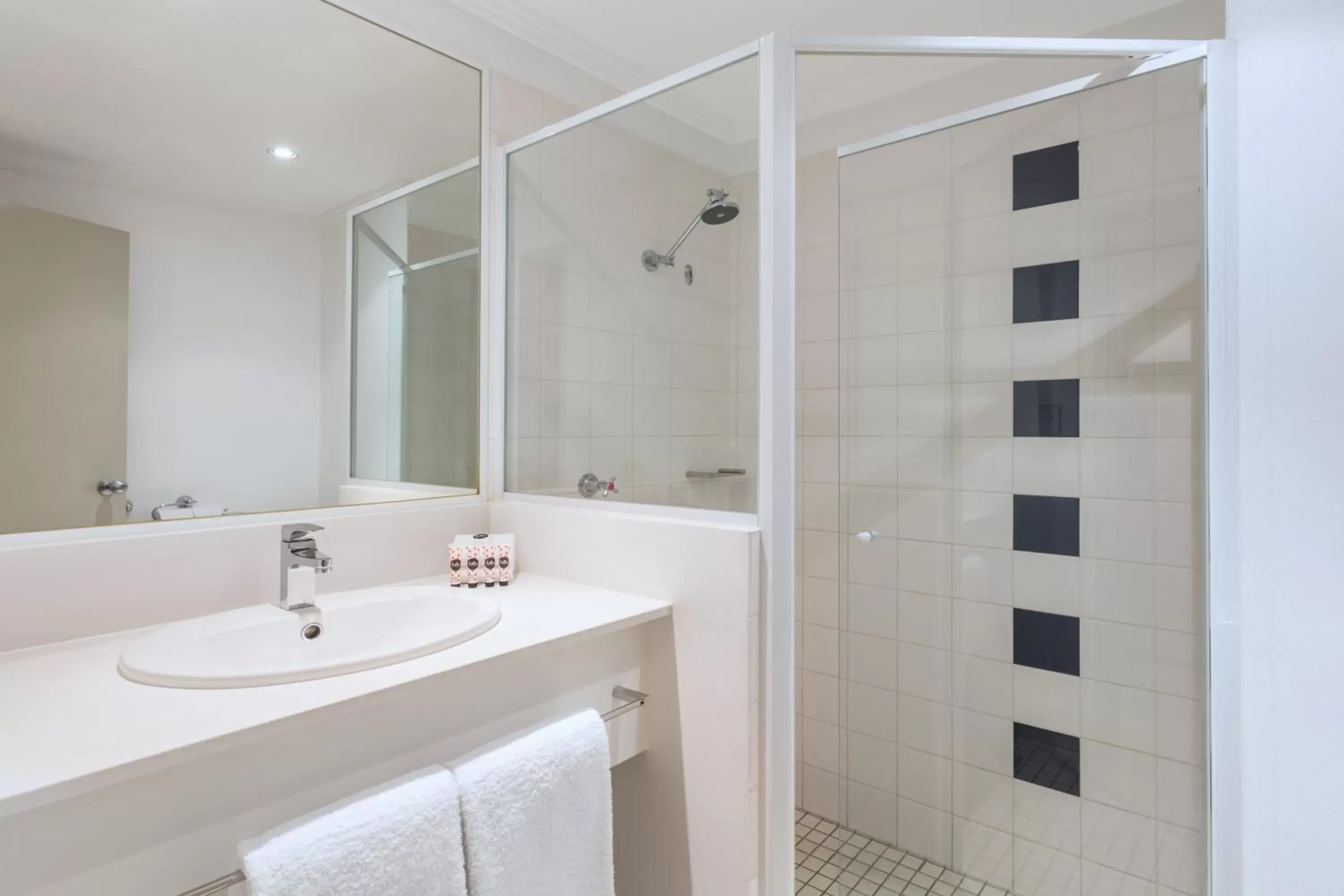 Shower, Bathroom in Mercure Sydney Manly Warringah