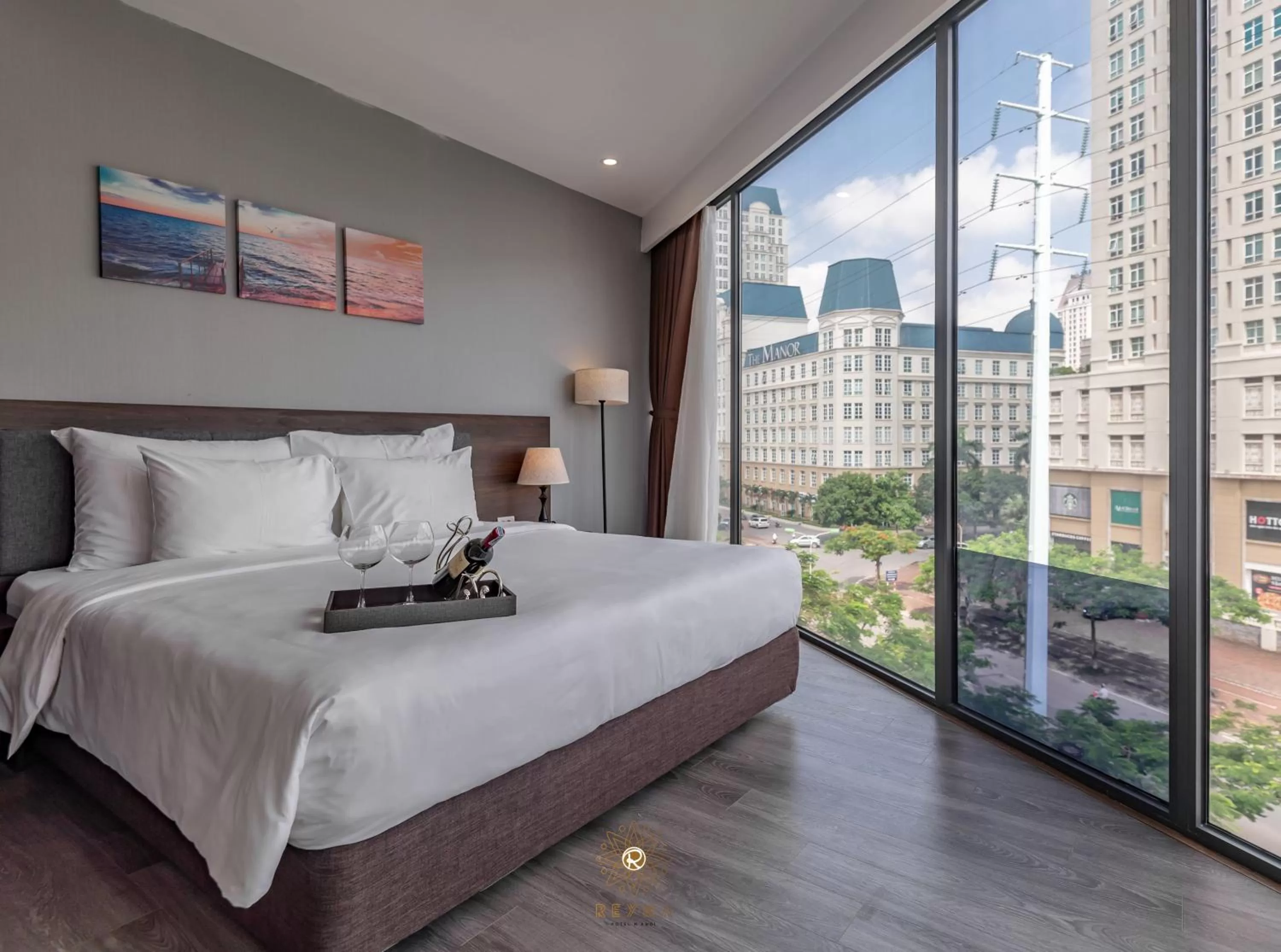 Bed in Reyna Hotel Hanoi & Spa