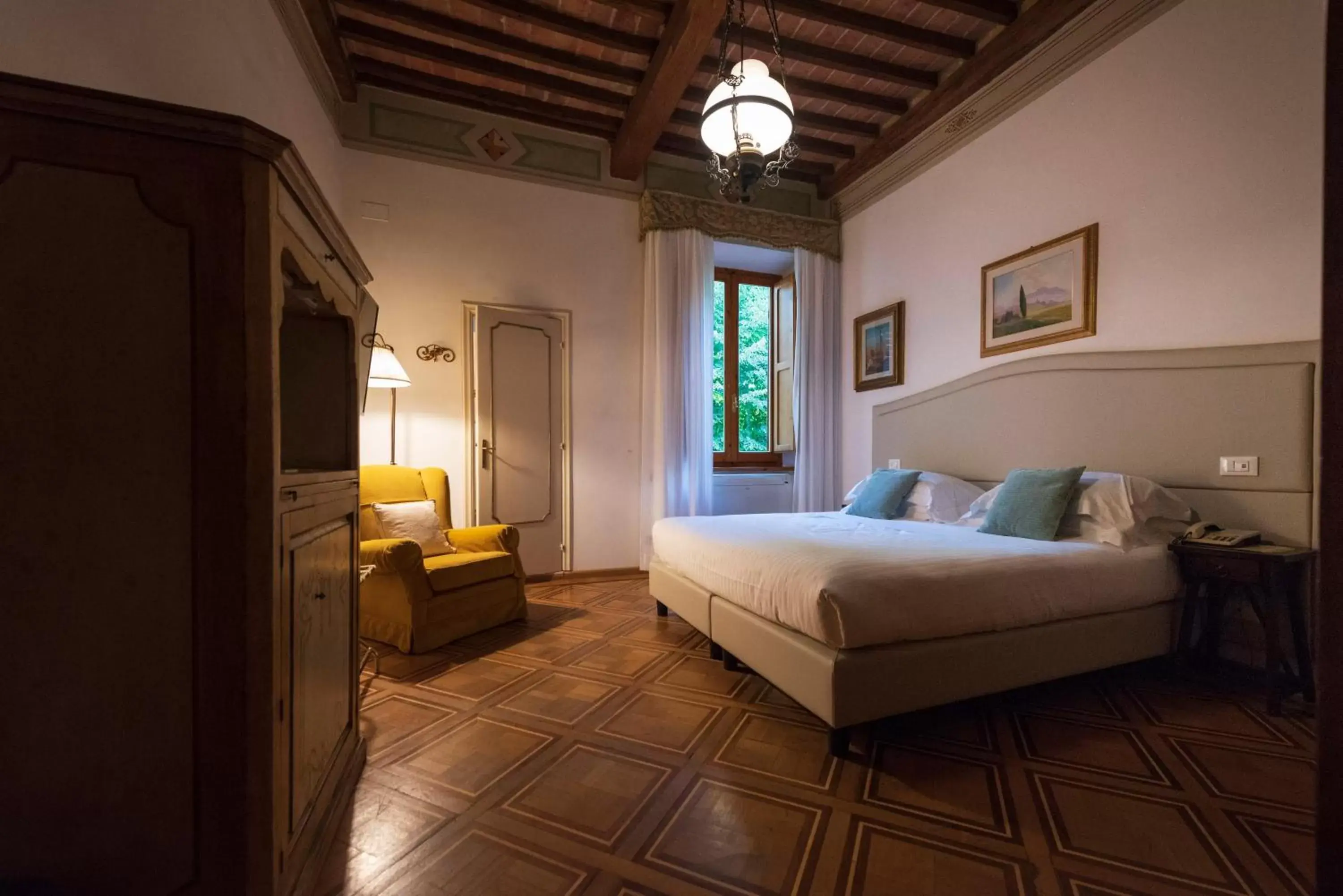 Bedroom, Bed in Villa Scacciapensieri Boutique Hotel