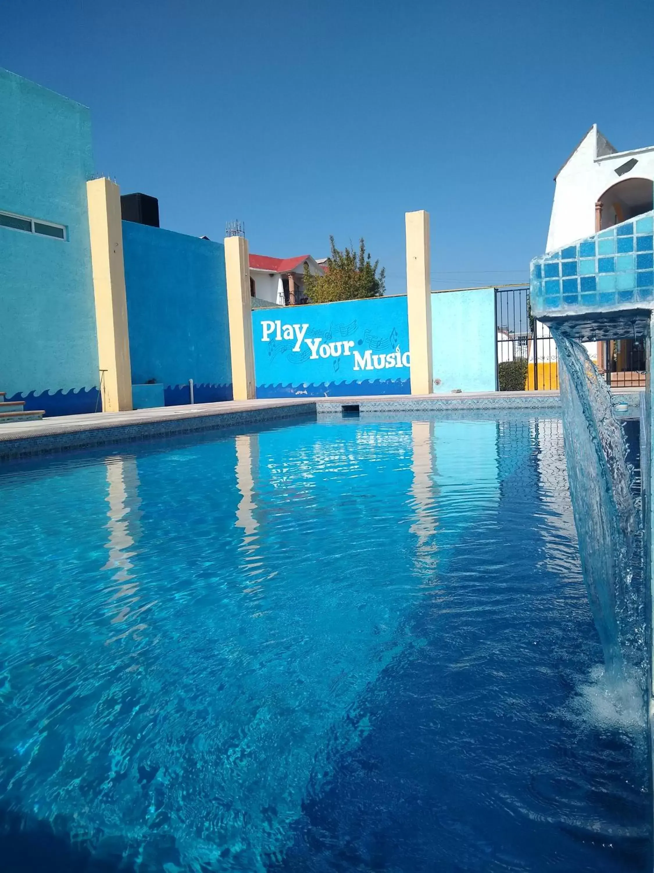Swimming Pool in Hotel Santa Barbara