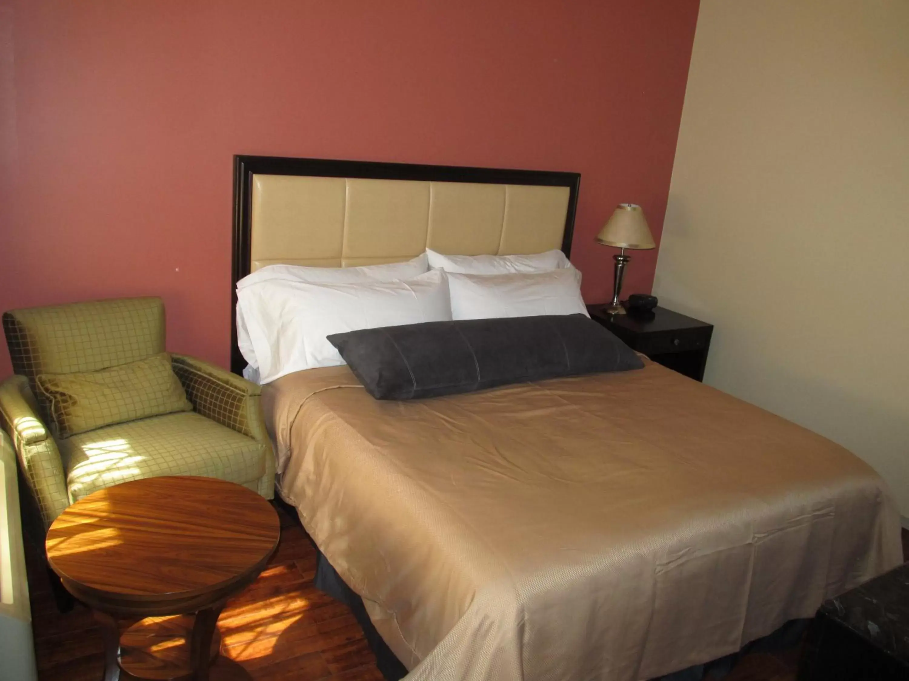 Bedroom, Bed in Matterhorn Inn Ouray