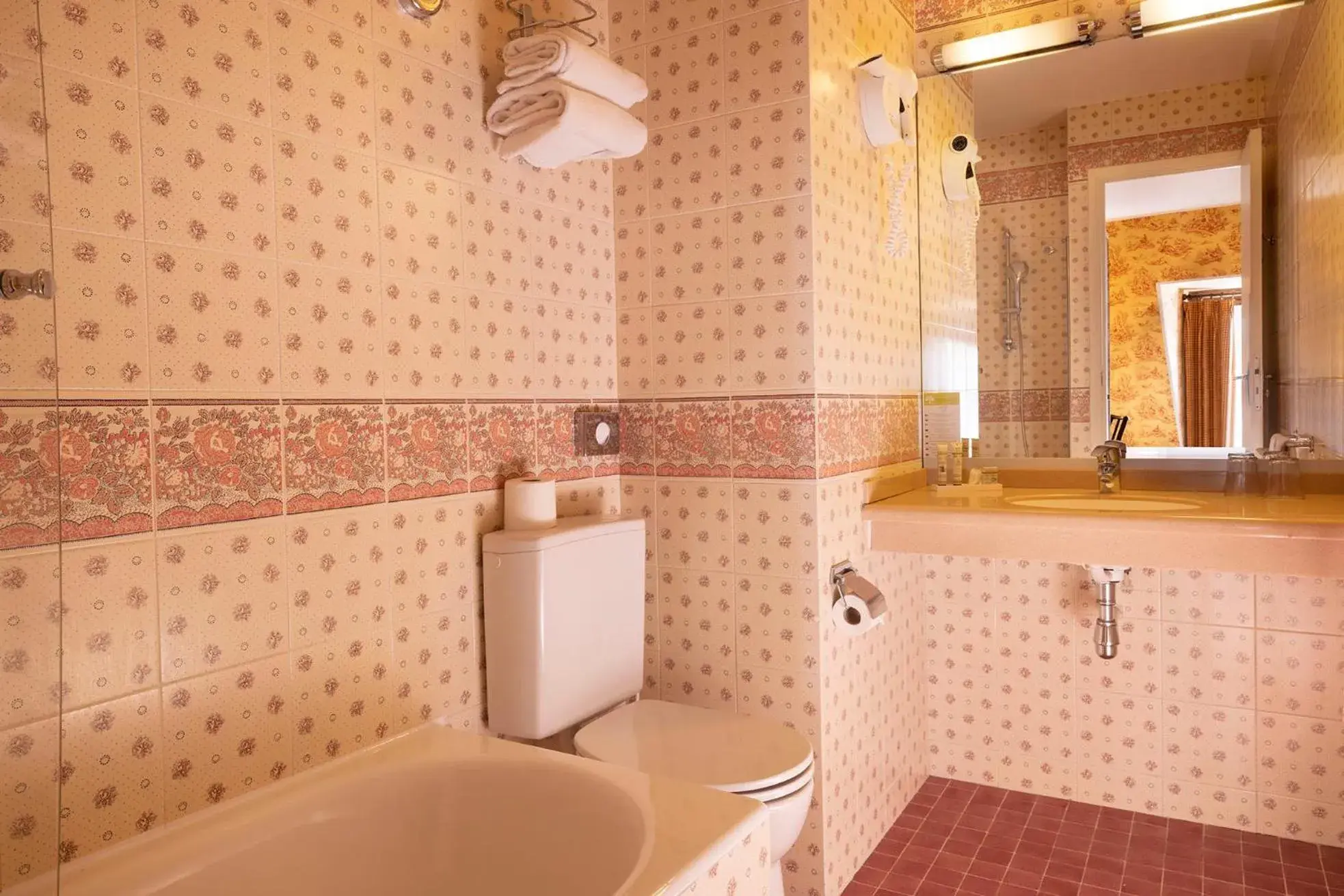 Bathroom in Hotel Clément