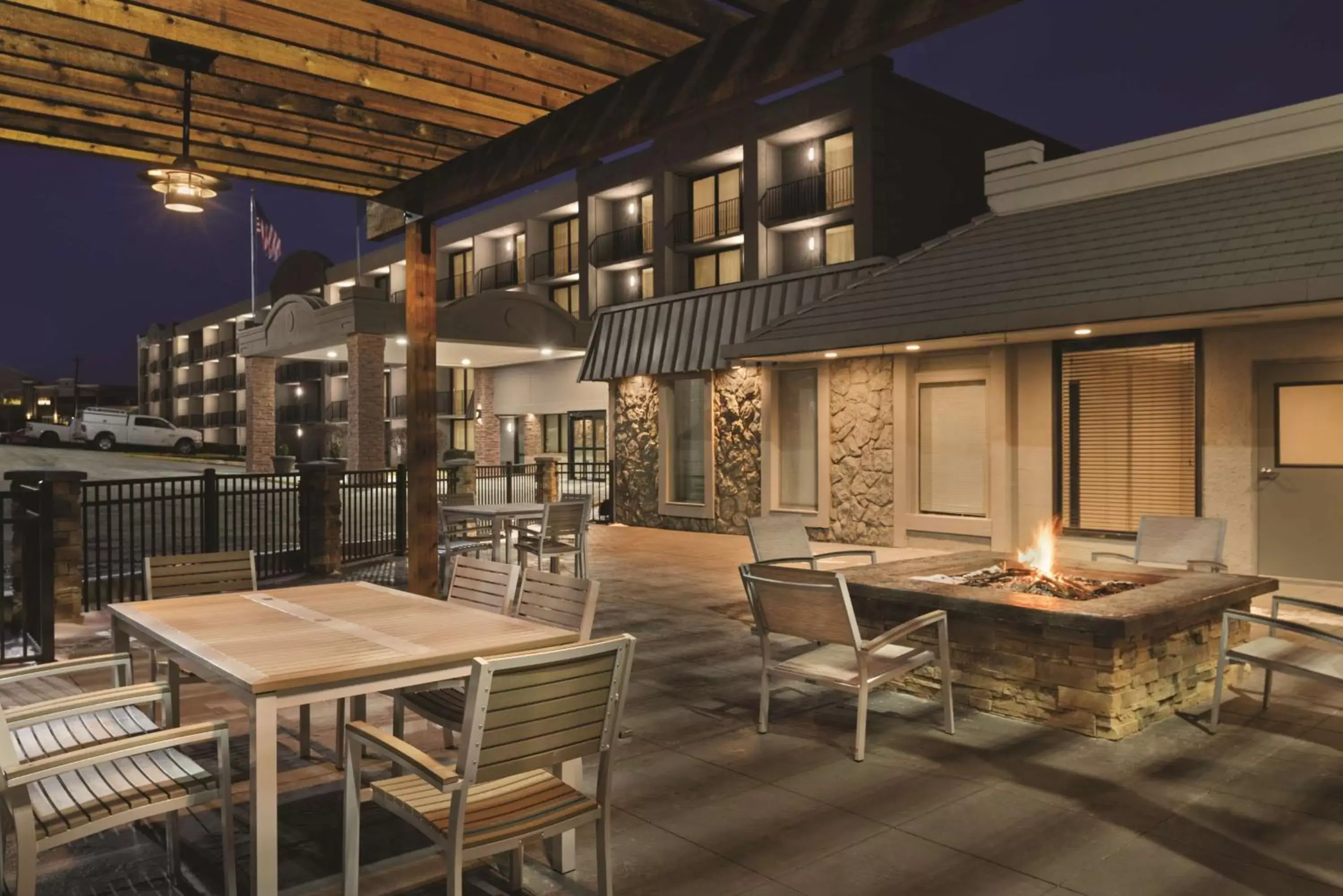 Patio, Restaurant/Places to Eat in Country Inn & Suites by Radisson, Erlanger, KY