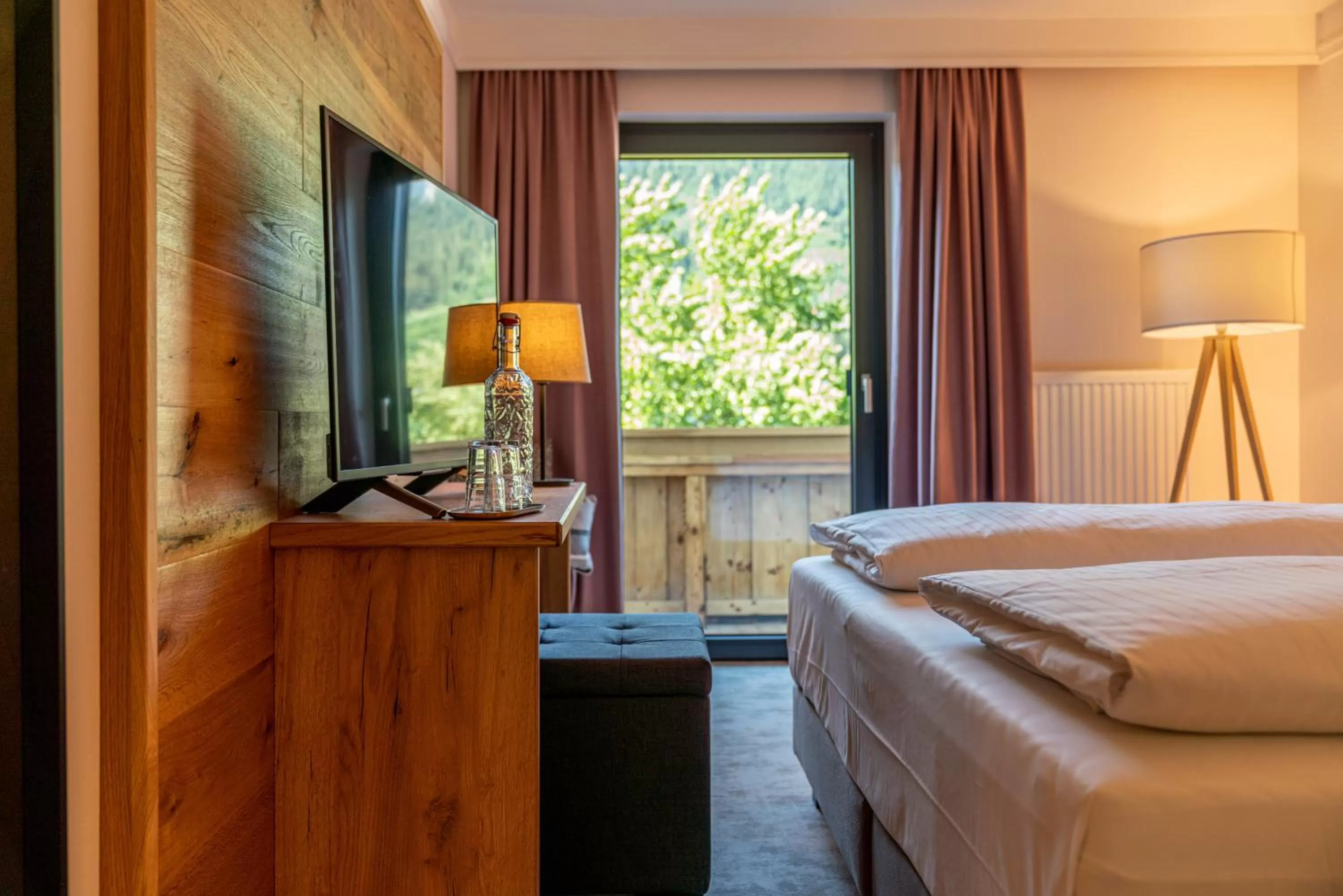 TV and multimedia, Bed in Stadtvilla Schladming Boutiquehotel