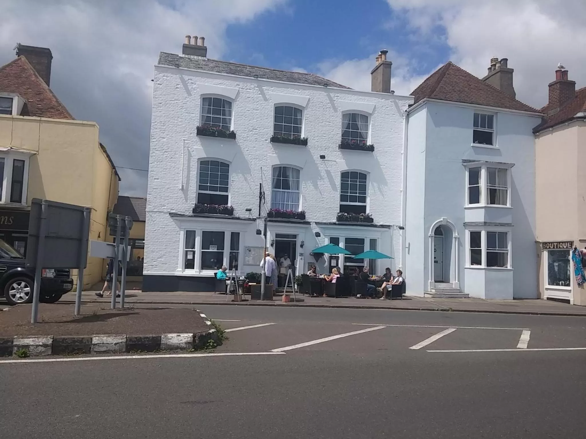 Area and facilities in Waterfront Hotel