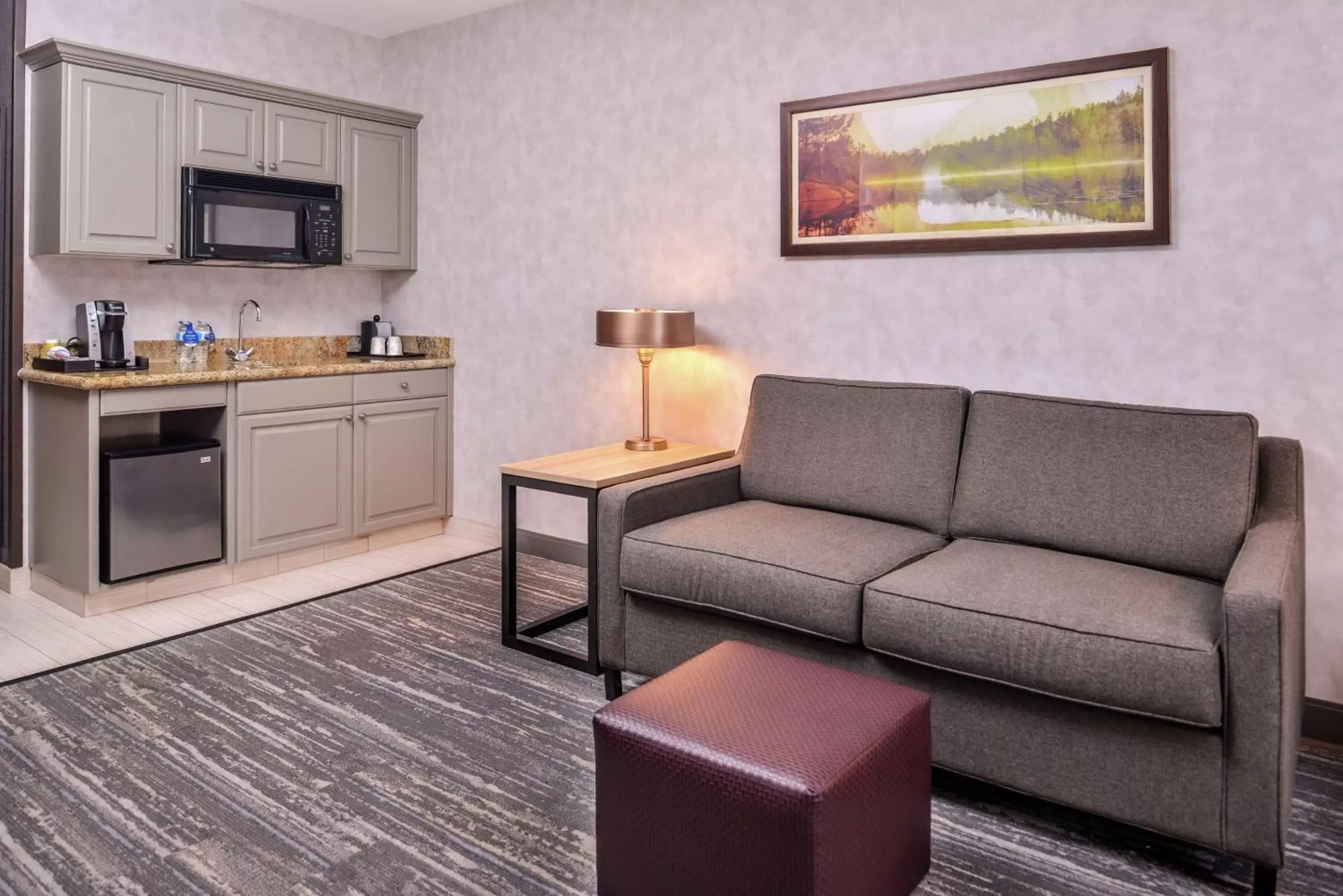 Living room, Seating Area in Hilton Garden Inn Bend